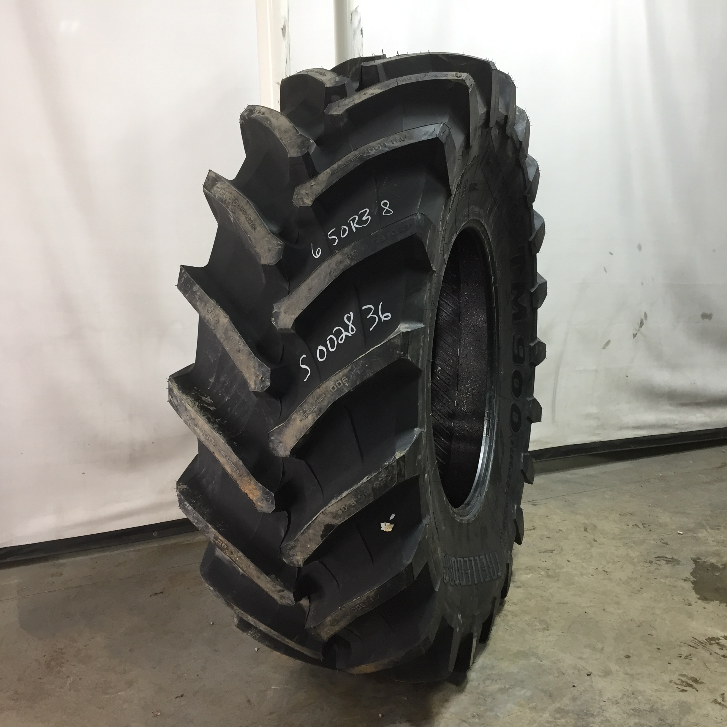 650/85R38 Trelleborg TM900HP R-1W Tire S002836