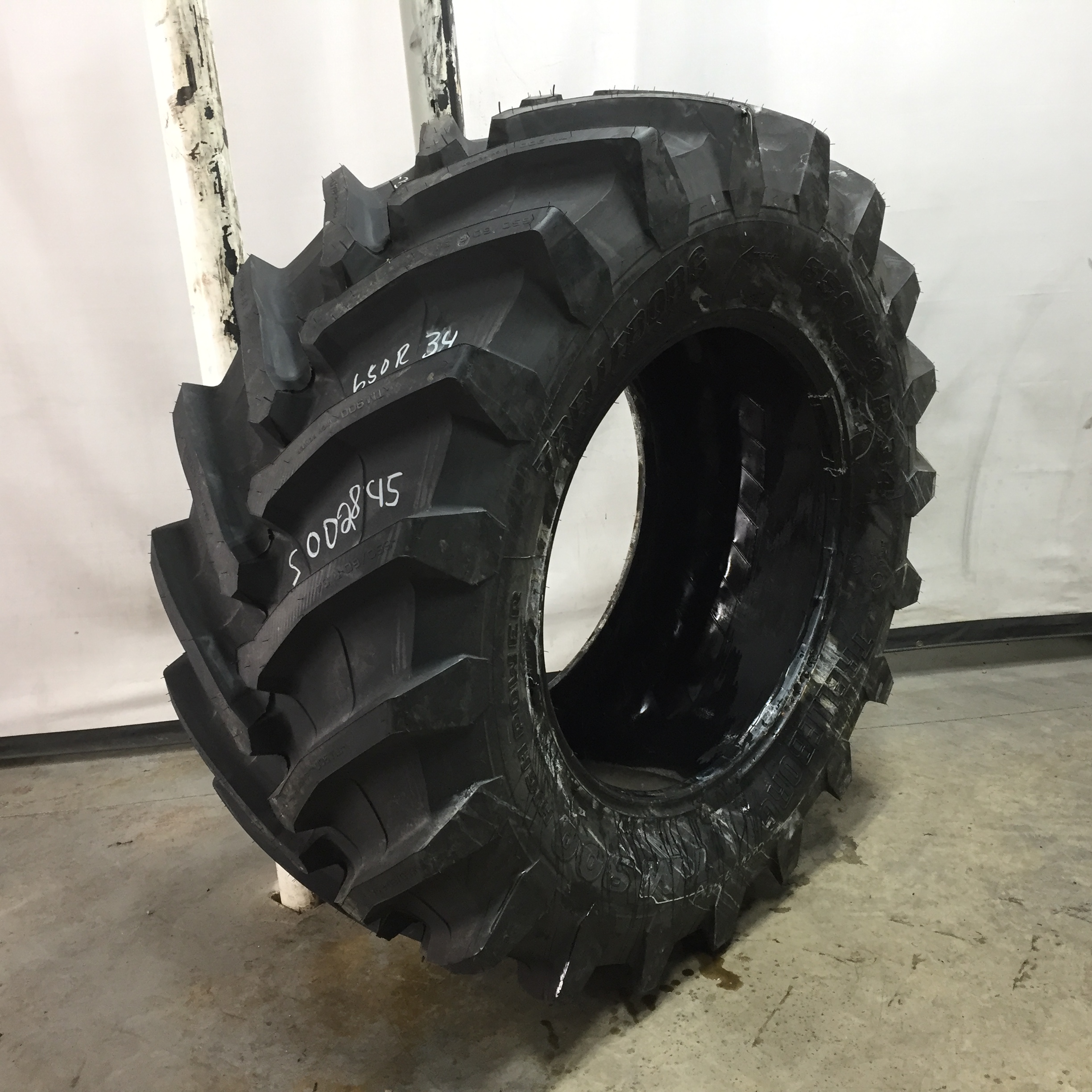 650/60R34 Trelleborg TM900 High Power R-1W Tire S002845