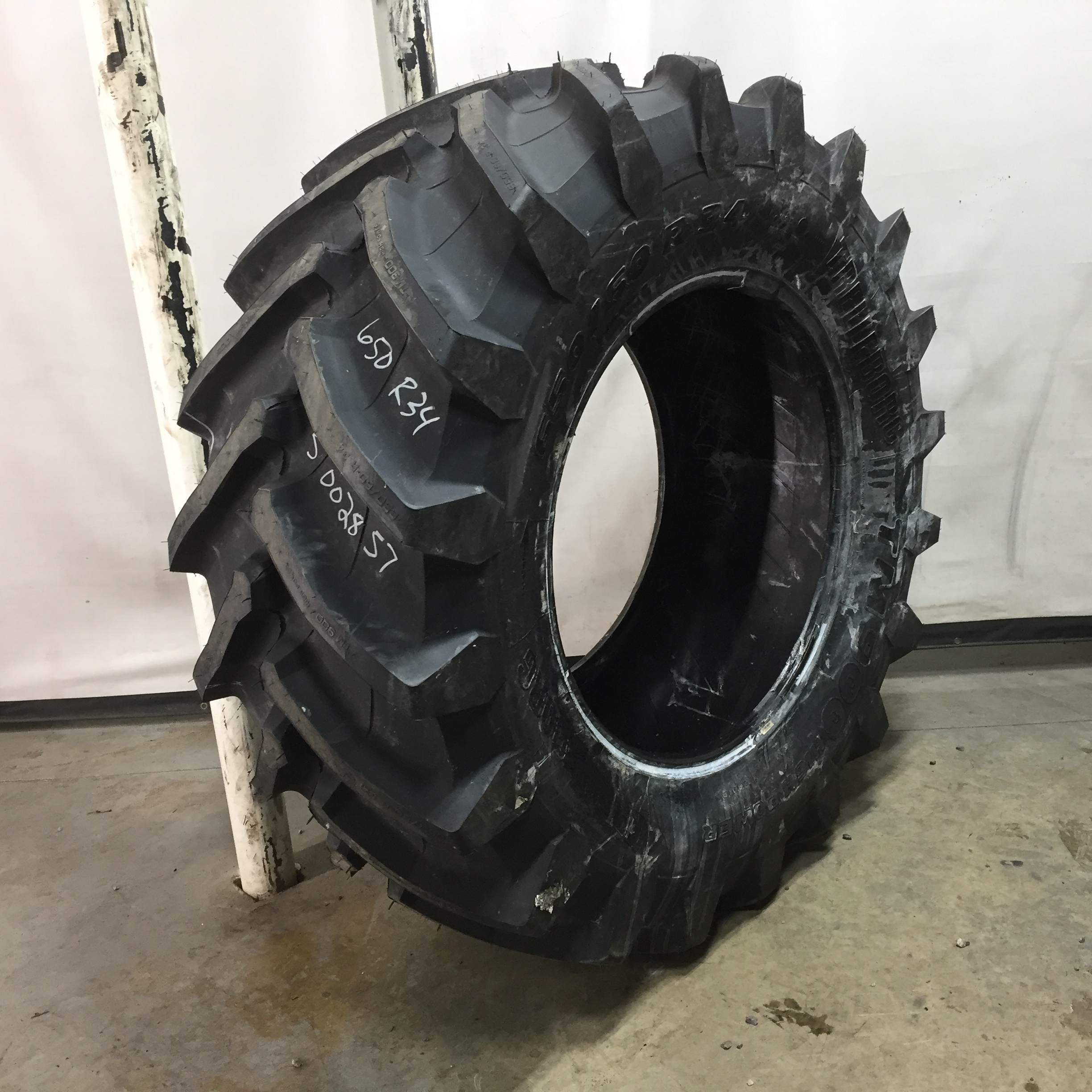 650/60R34 Trelleborg TM900 High Power R-1W Tire S002857