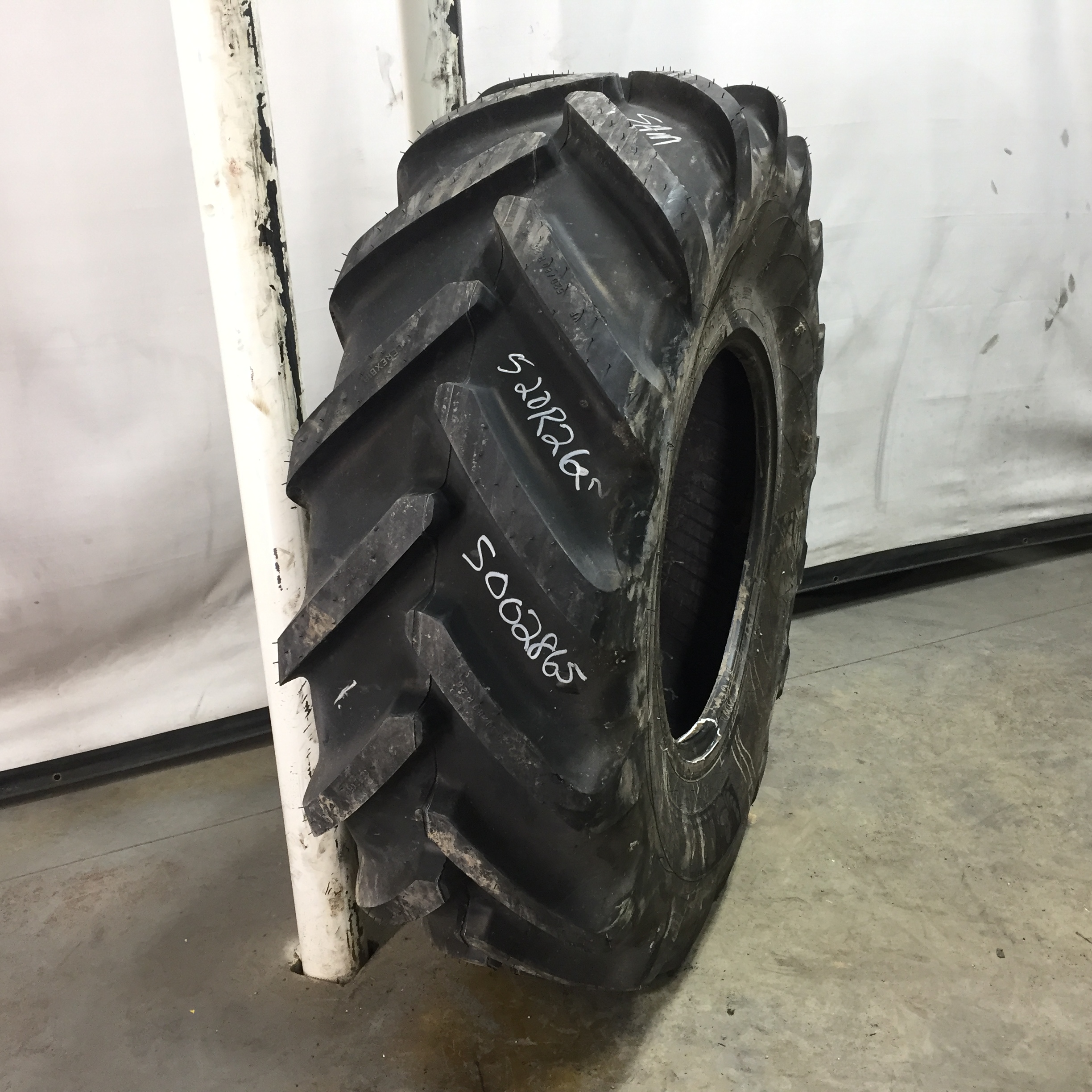 520/80R26 Michelin CereXBib R-1W Tire S002865