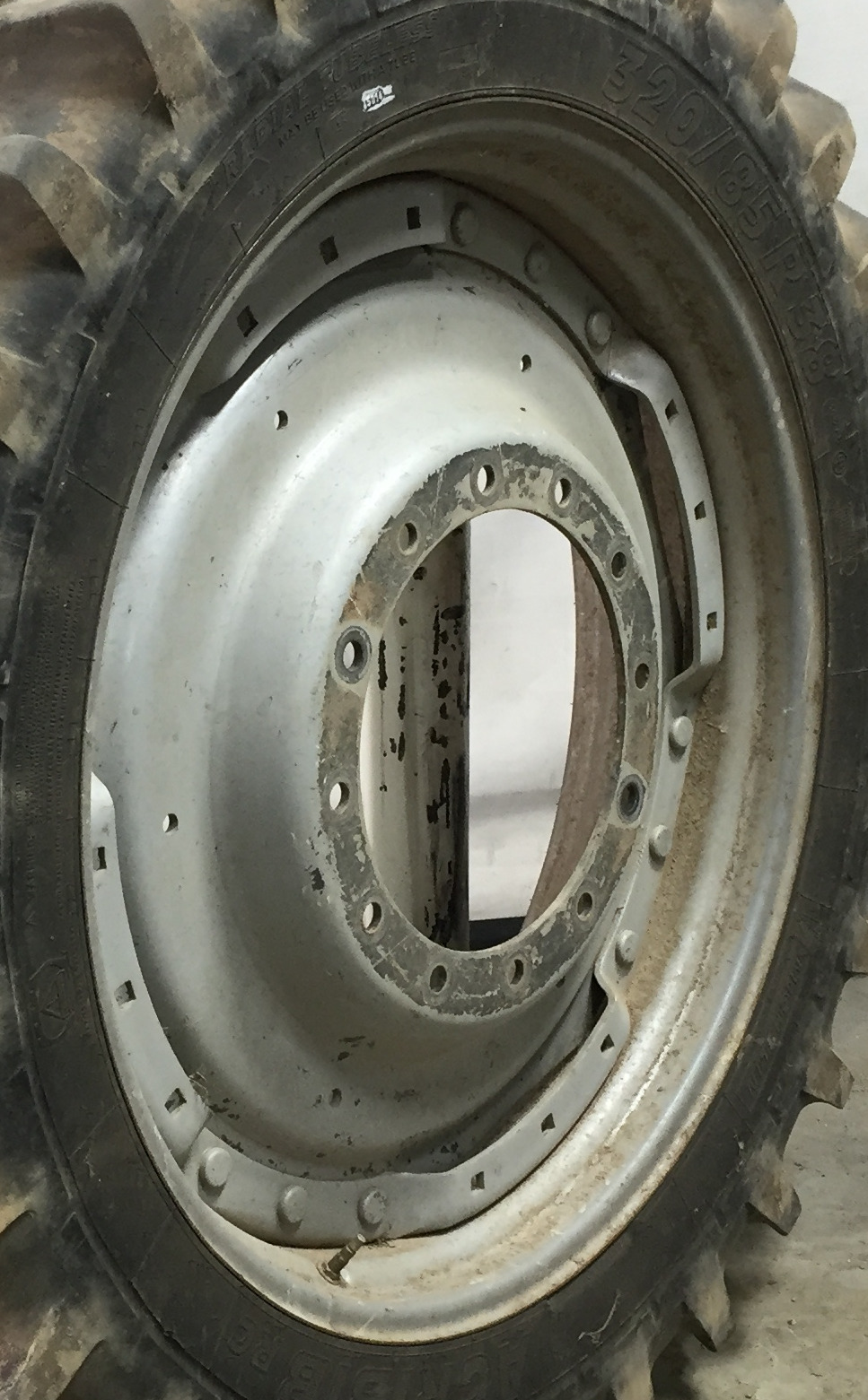 38''-54'' Waffle Wheel (Groups of 3 bolts) Rim Center WT007924CTR