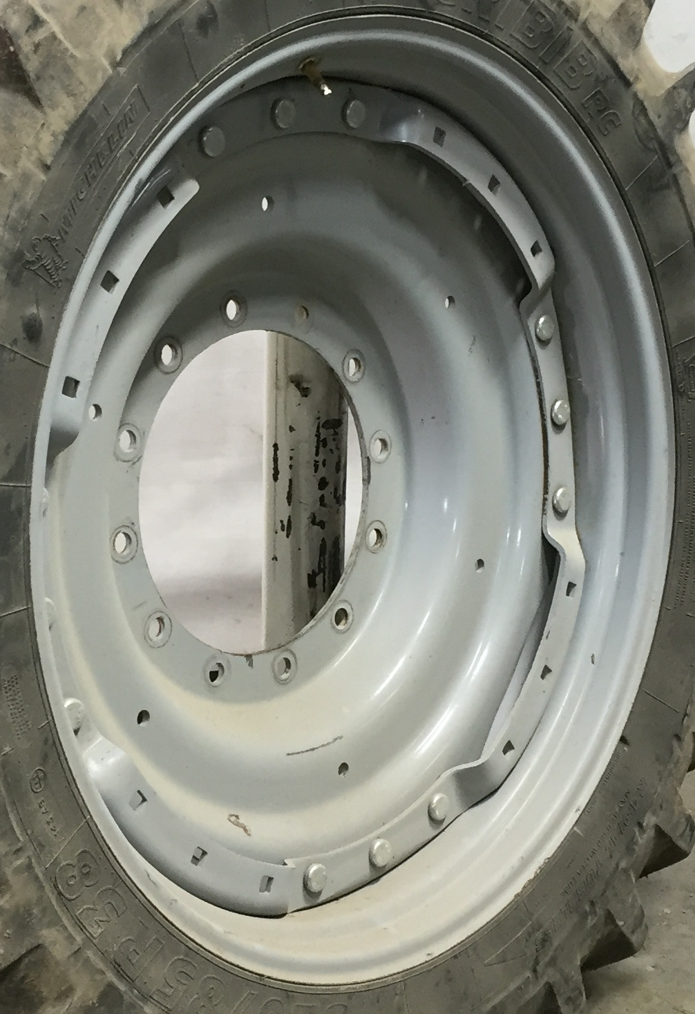 38''-54'' Waffle Wheel (Groups of 3 bolts) Rim Center WT007925CTR