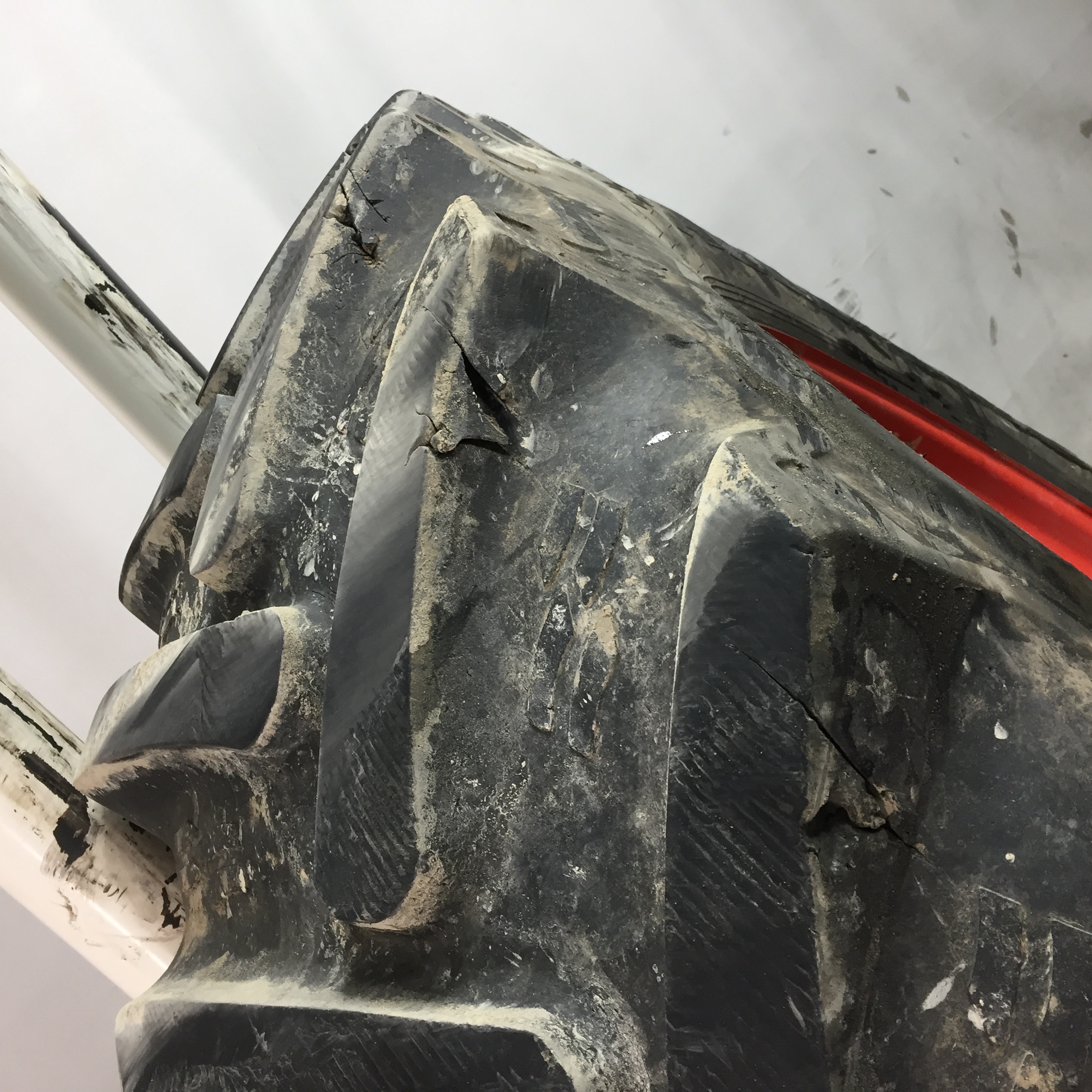 520/85R46 Alliance 375 Agristar R-1W Tire-Wheel Assembly T007928