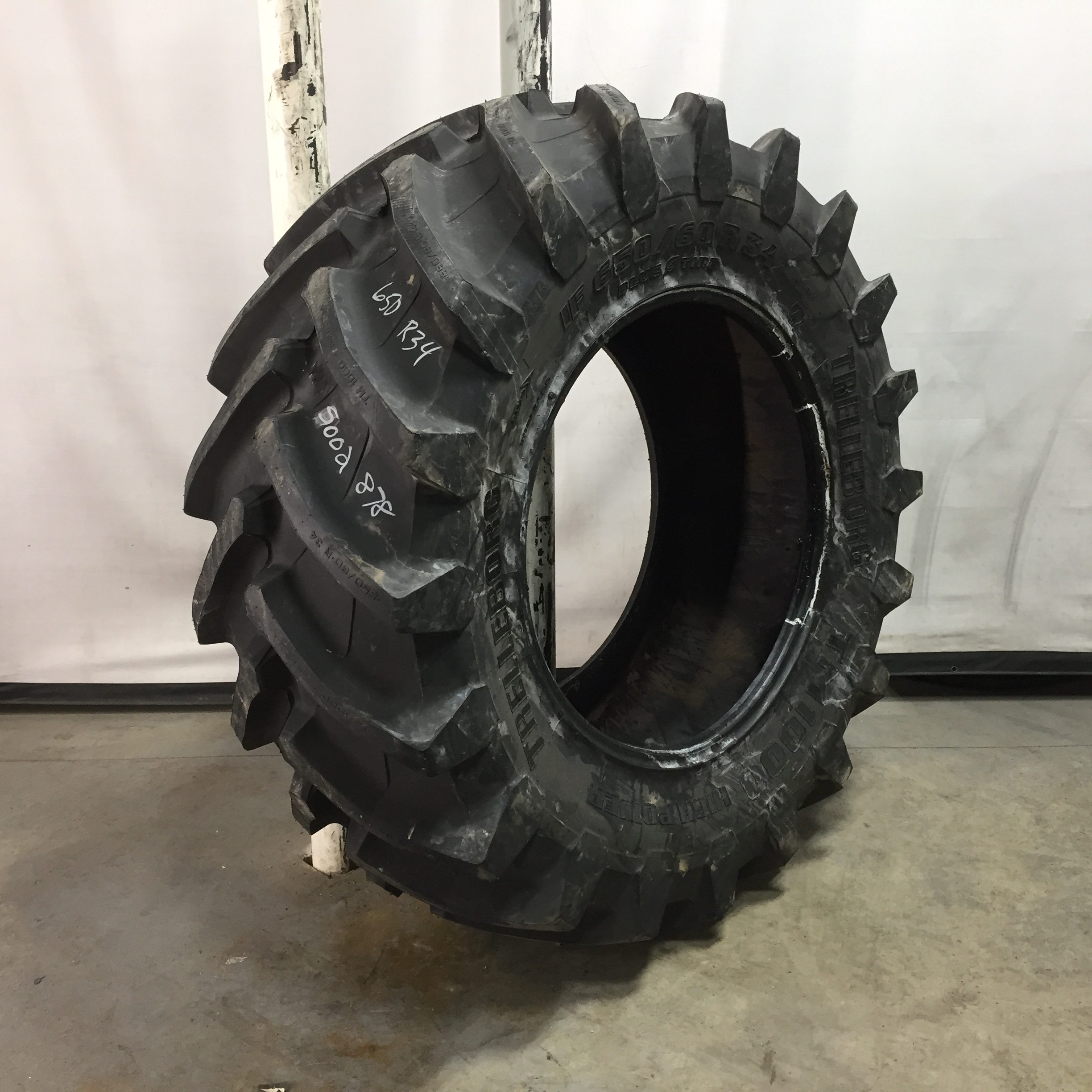 650/60R34 Trelleborg TM1000 High Power R-1W Tire s002878