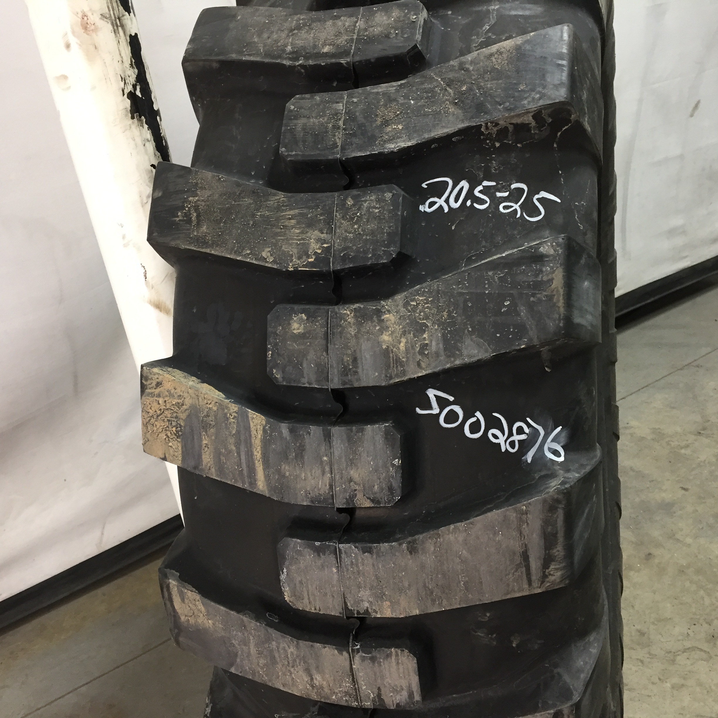 20.5/-25 Power King Industrial Loader L-2 Tire s002876
