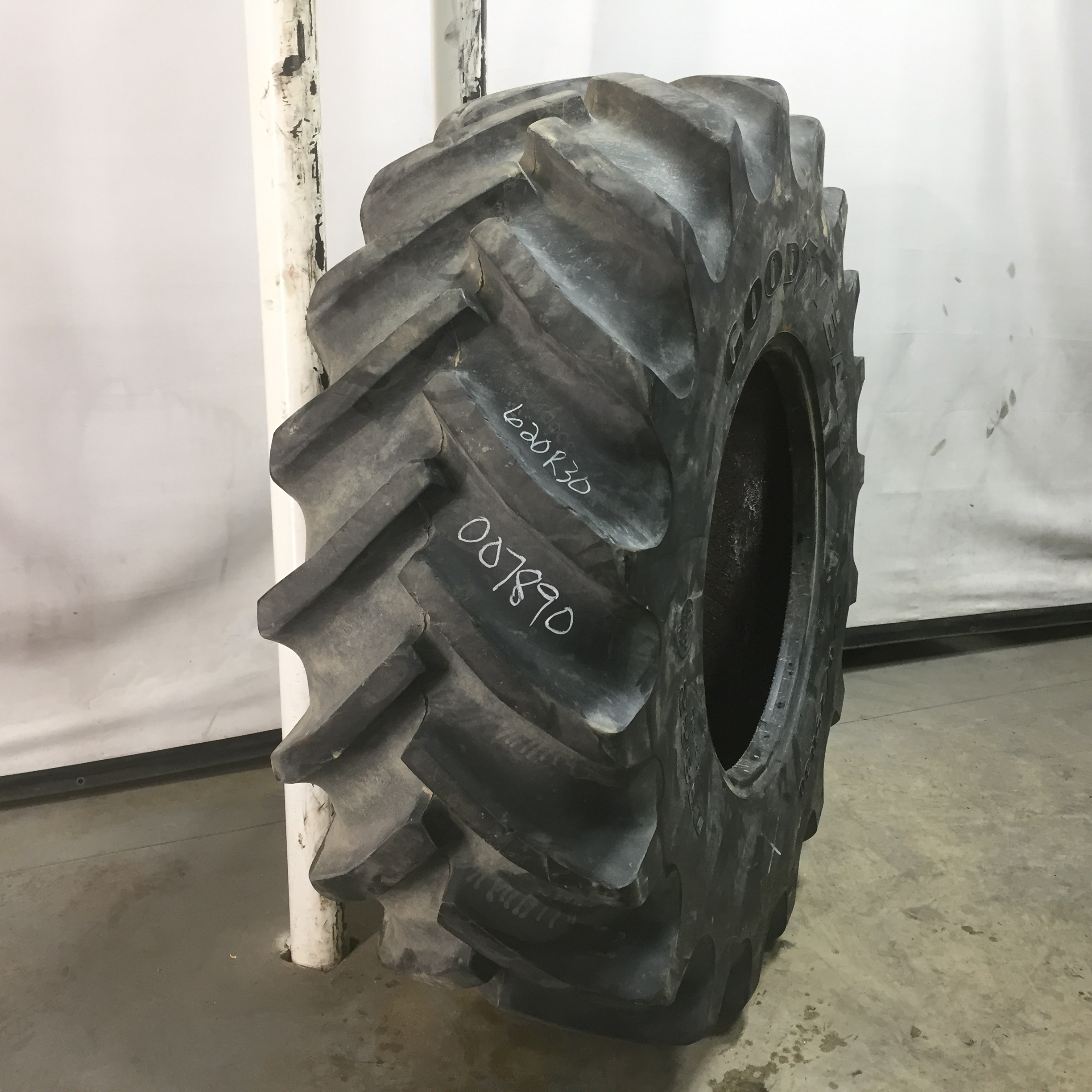 620/75R30 Goodyear Farm DT822 Radial R-1W Tire 007890