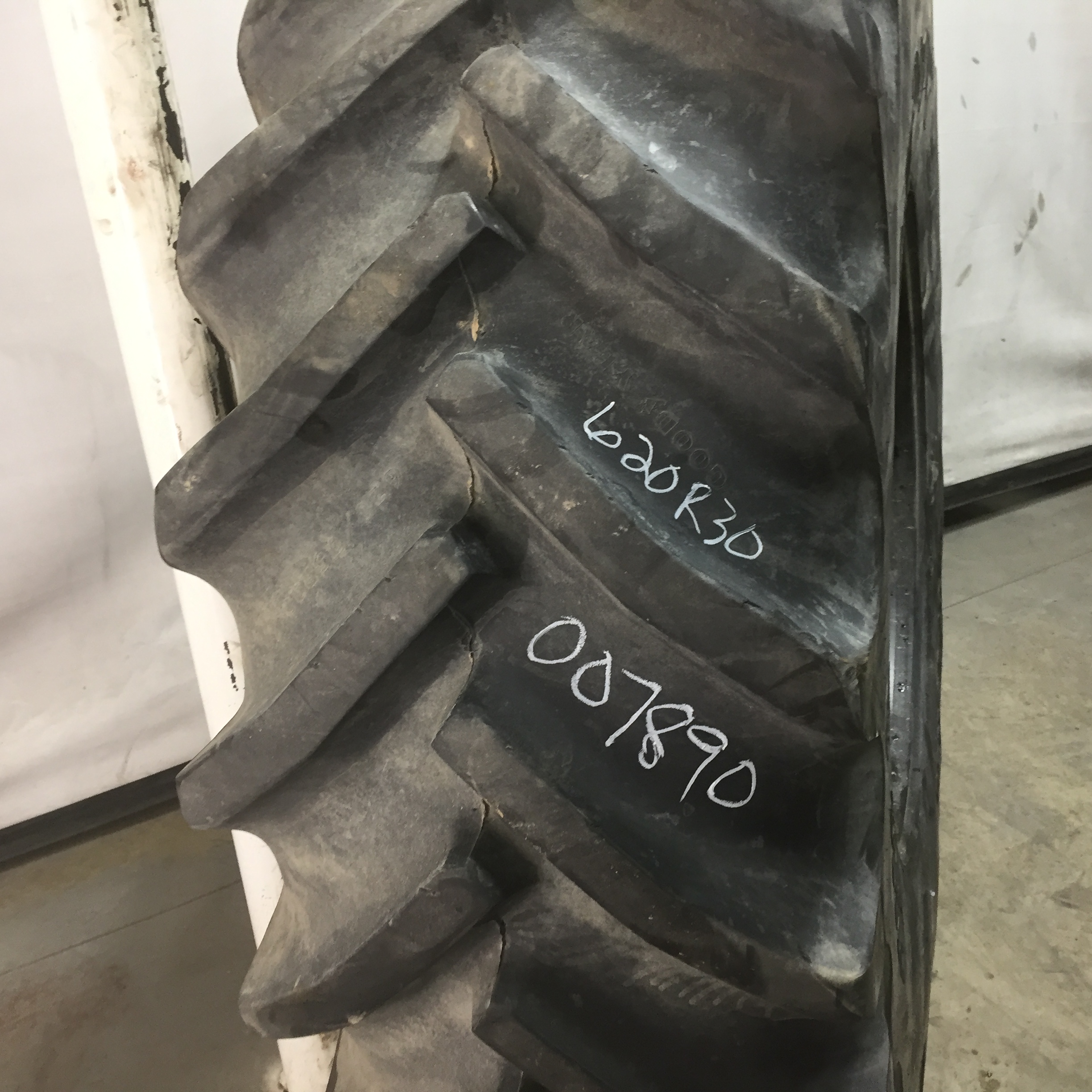 620/75R30 Goodyear Farm DT822 Radial R-1W Tire 007890