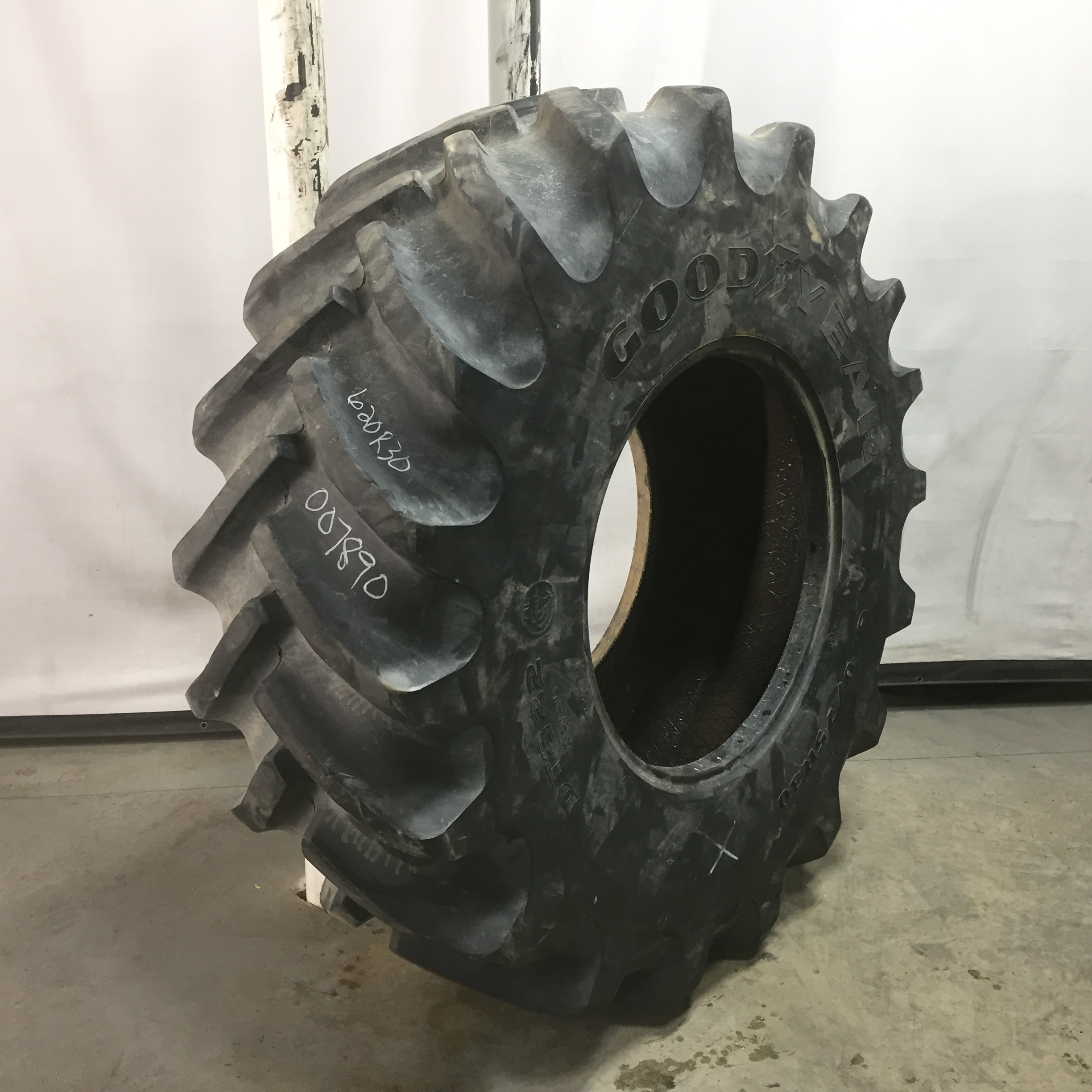 620/75R30 Goodyear Farm DT822 Radial R-1W Tire 007890