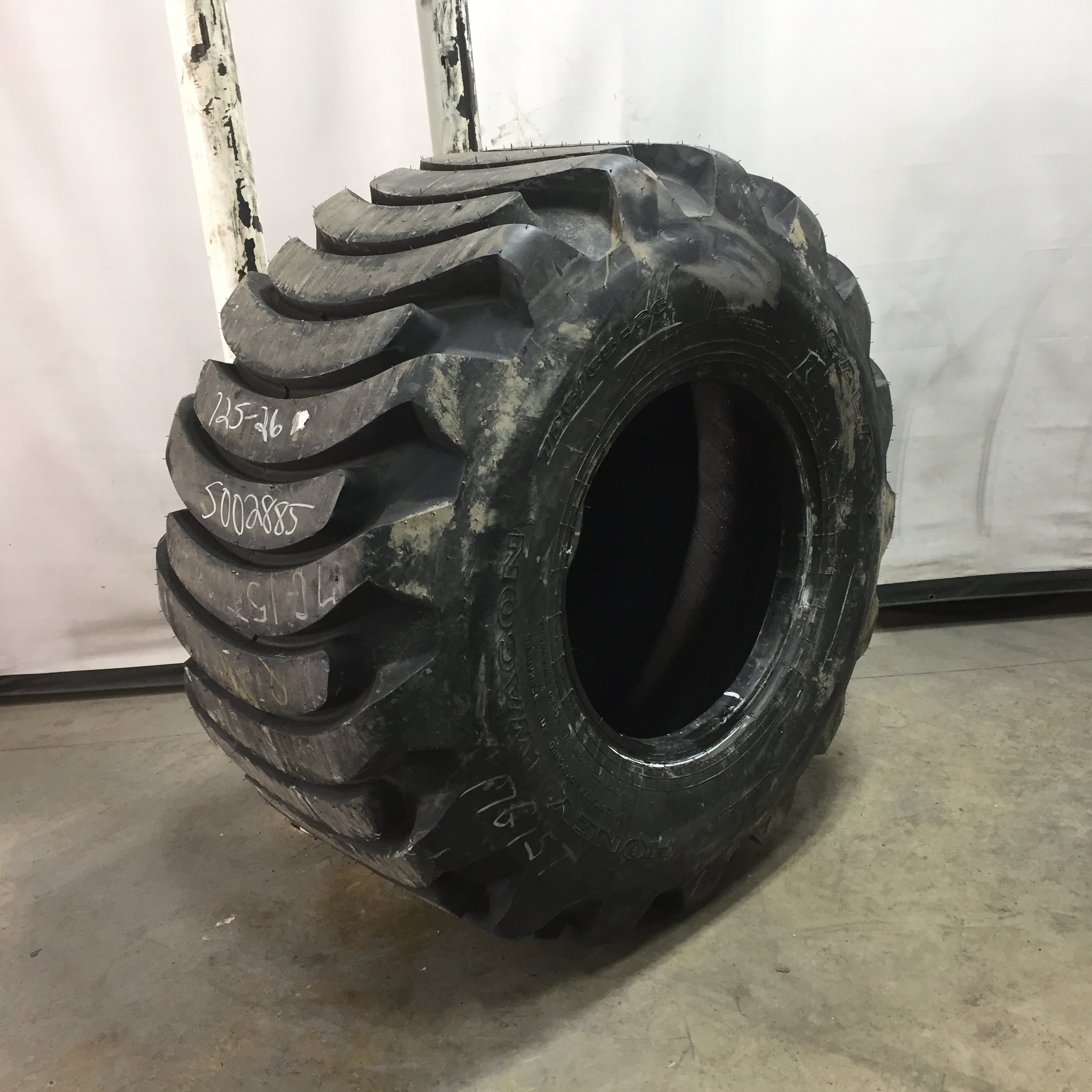 725/65-26 Galaxy Honey Wagon I-3 Tire s002885