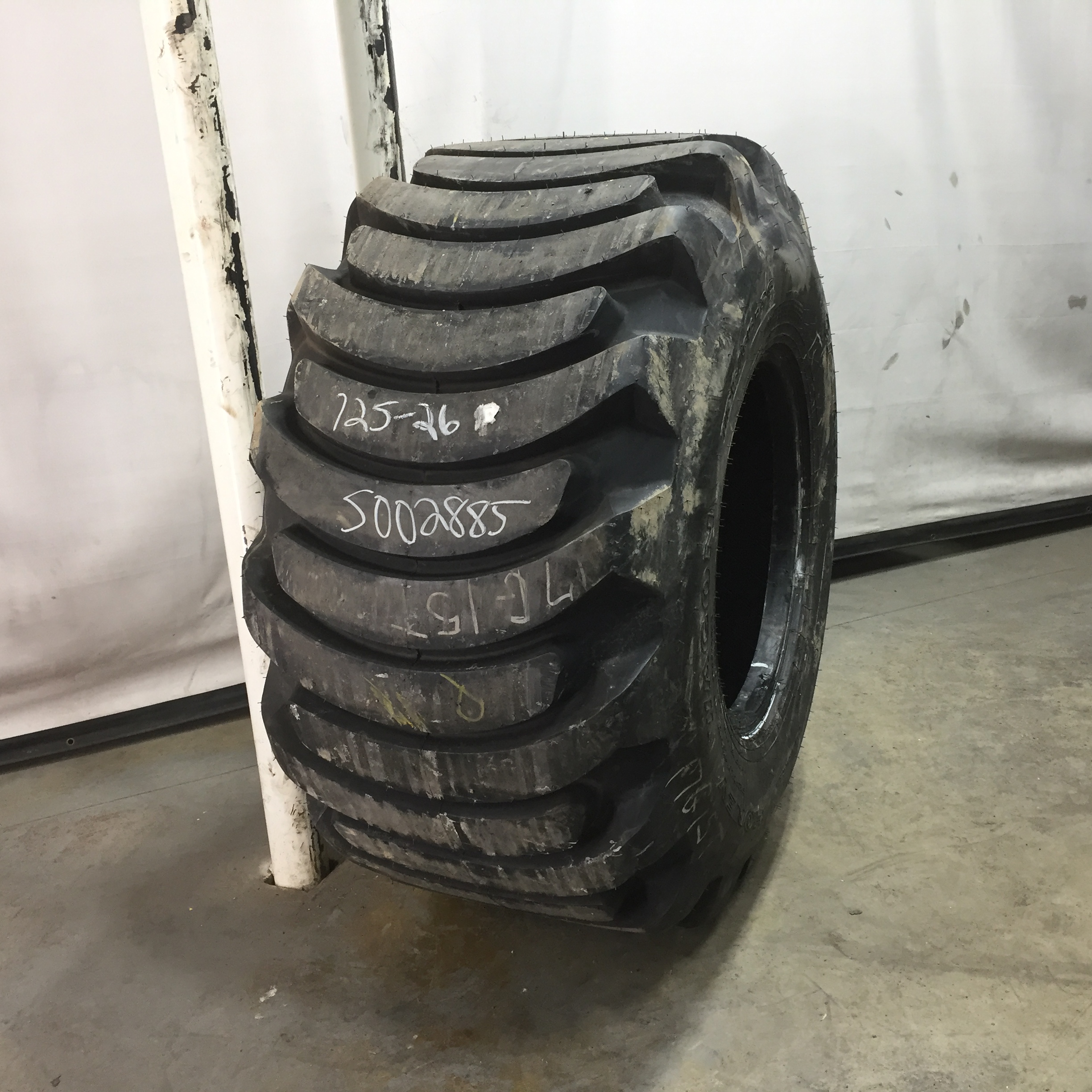 725/65-26 Galaxy Honey Wagon I-3 Tire s002885