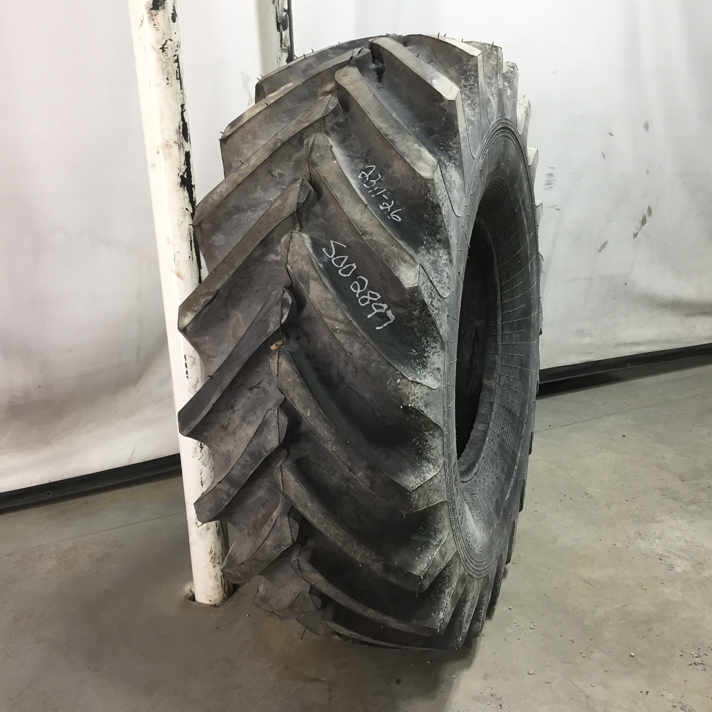 23.1/-26 Miscellaneous Farm Rear R-1 Tire S002897