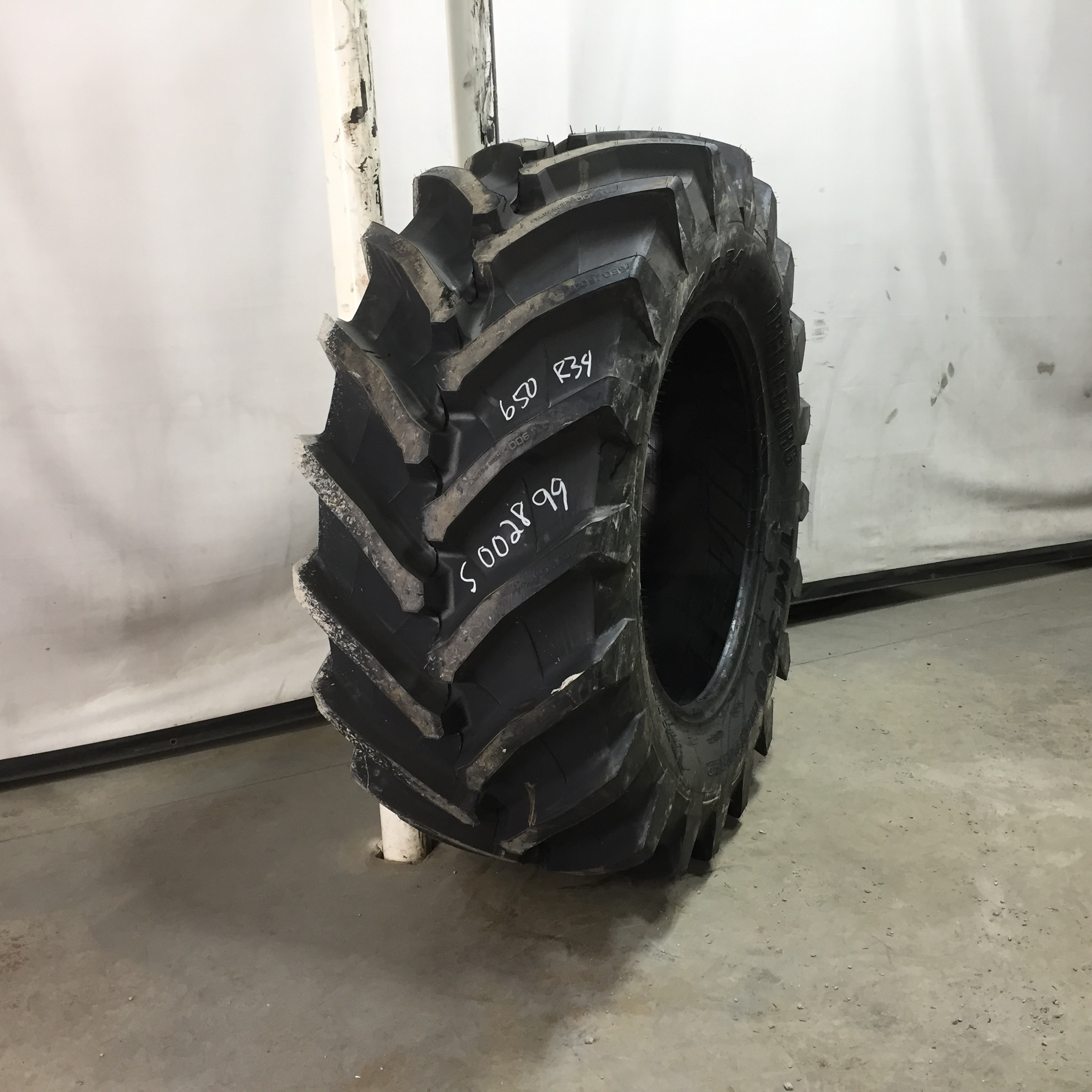 650/60R34 Trelleborg TM900 High Power R-1W Tire S002899