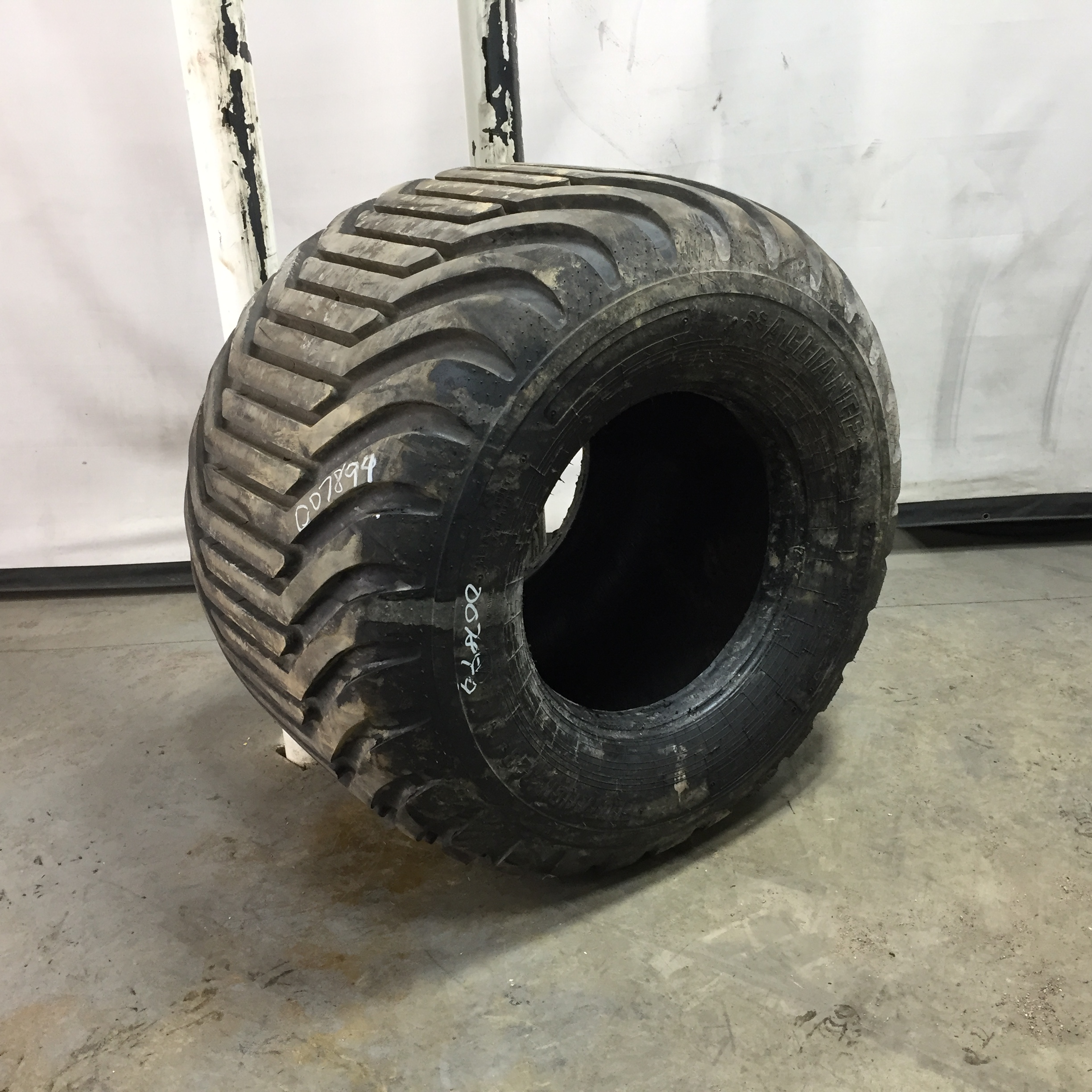 700/50-22.5 Alliance 328 Flotation IMP I-3 Tire 007899