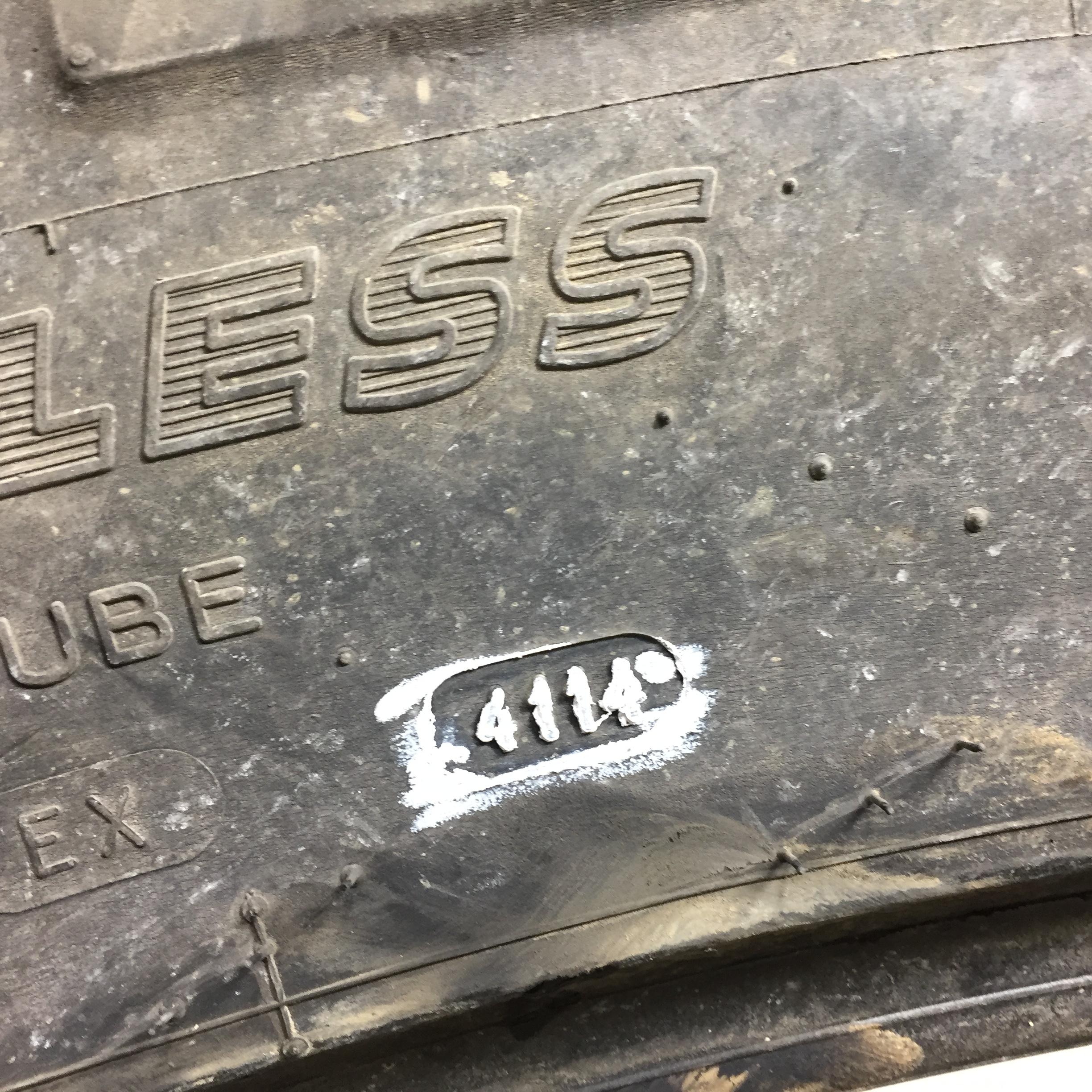 320/90R50 Michelin AgriBib Row Crop R-1W Tire 007907