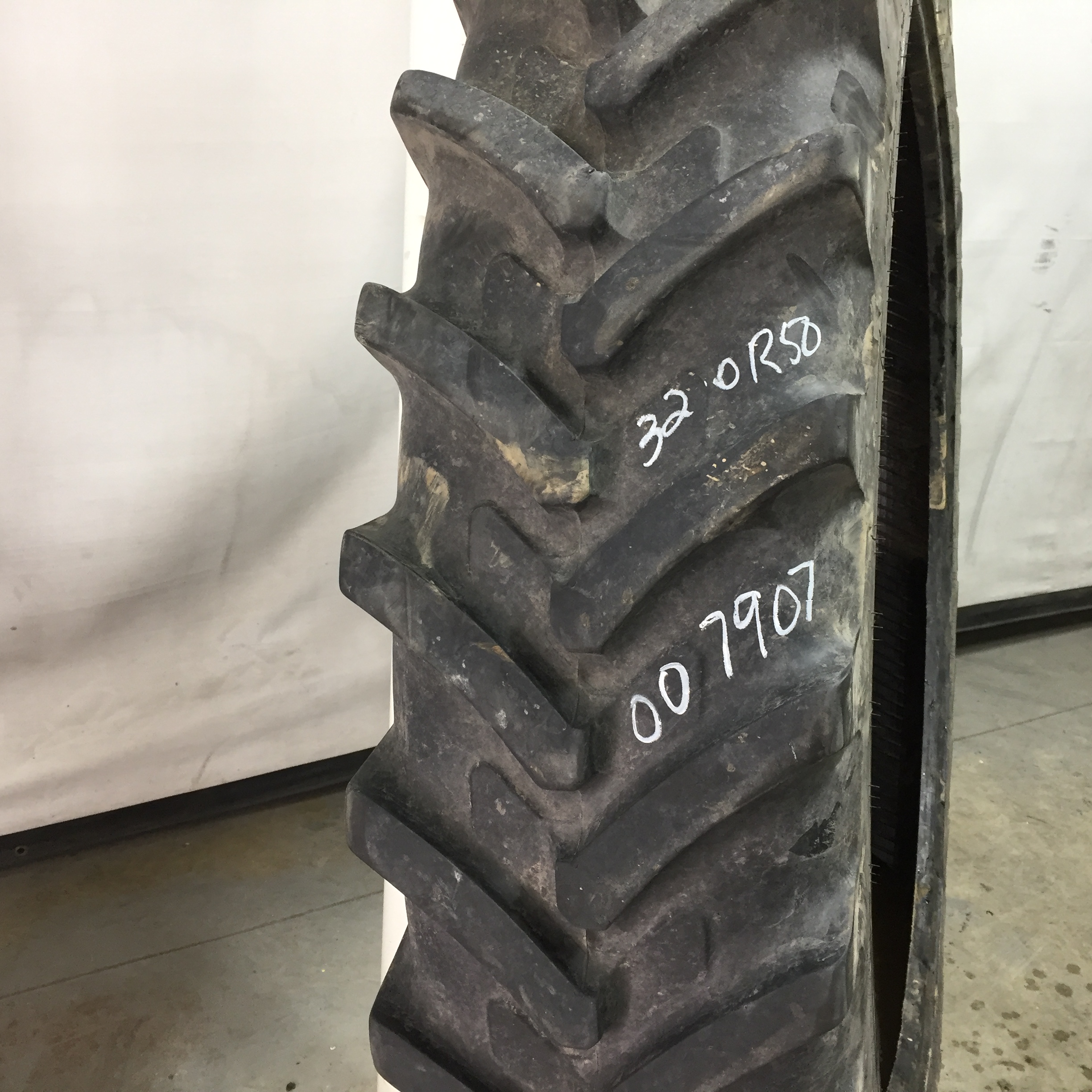 320/90R50 Michelin AgriBib Row Crop R-1W Tire 007907