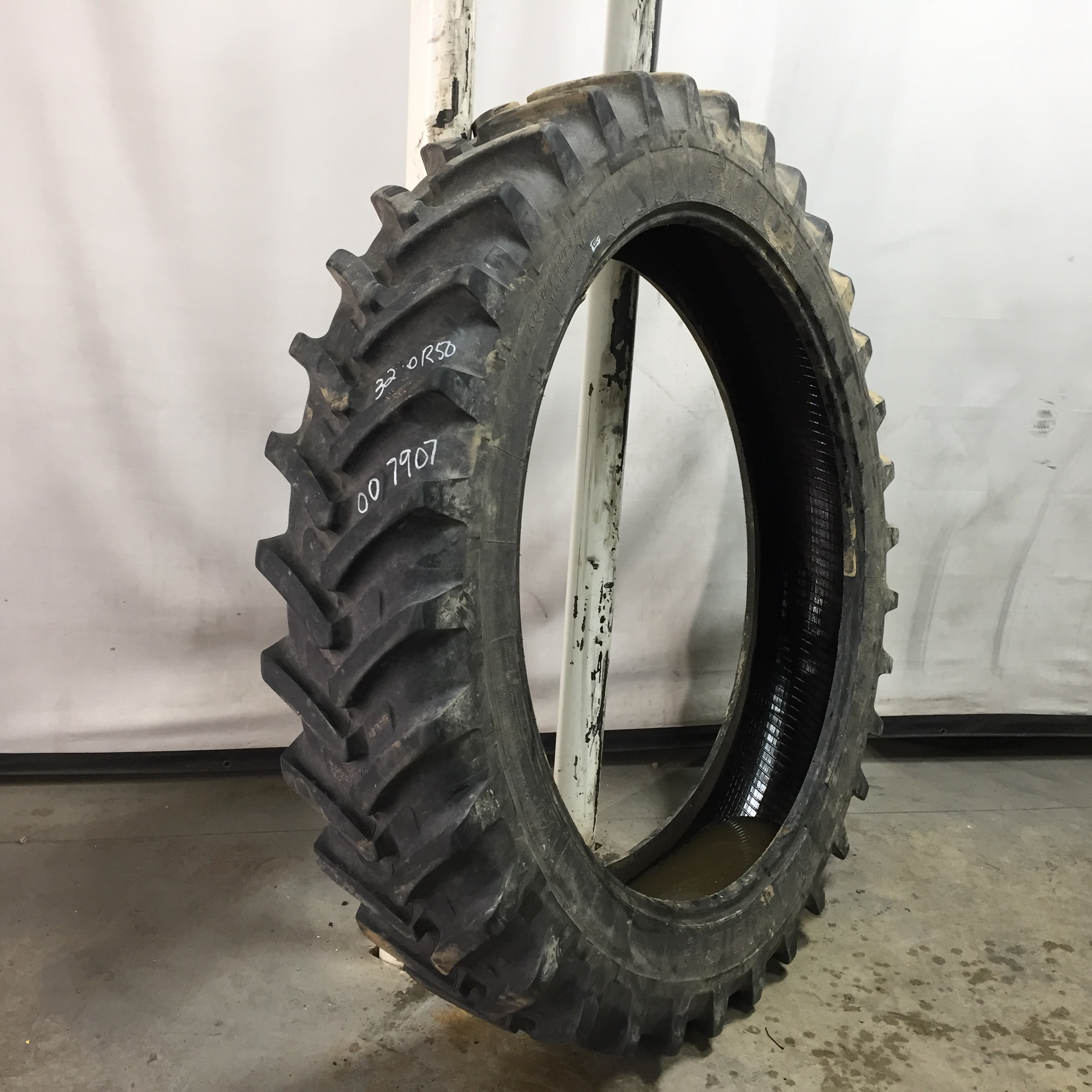 320/90R50 Michelin AgriBib Row Crop R-1W Tire 007907