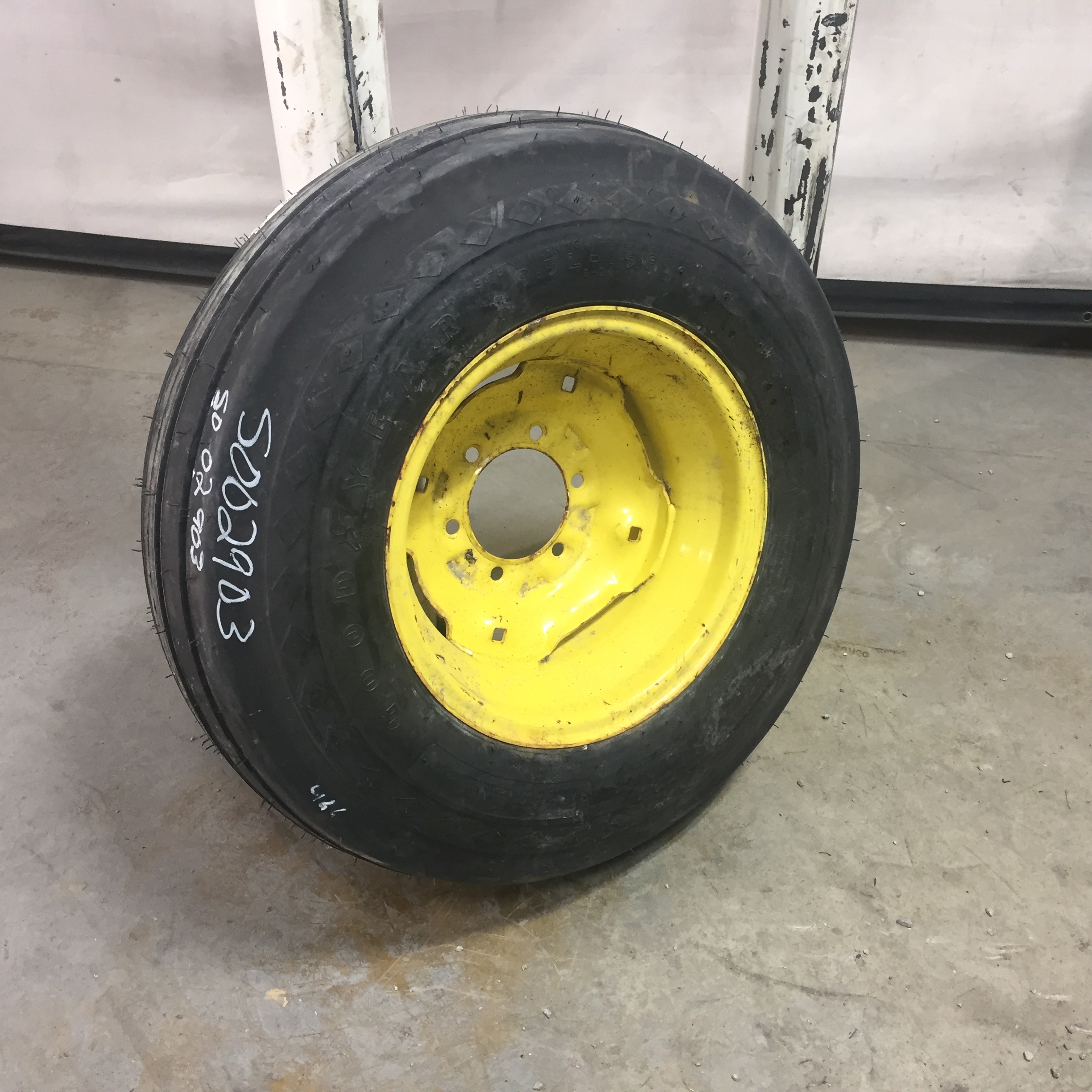 9.5/L-15 Goodyear Farm FI Highway Service I-1 Tire RS002903