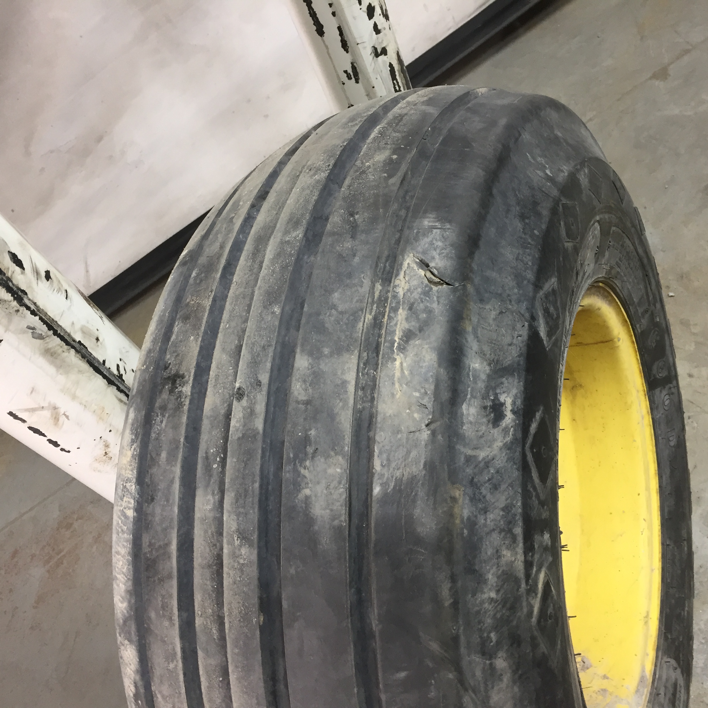 12.5/L-15 Goodyear Farm FI Highway Service II I-1 Tire RS002908