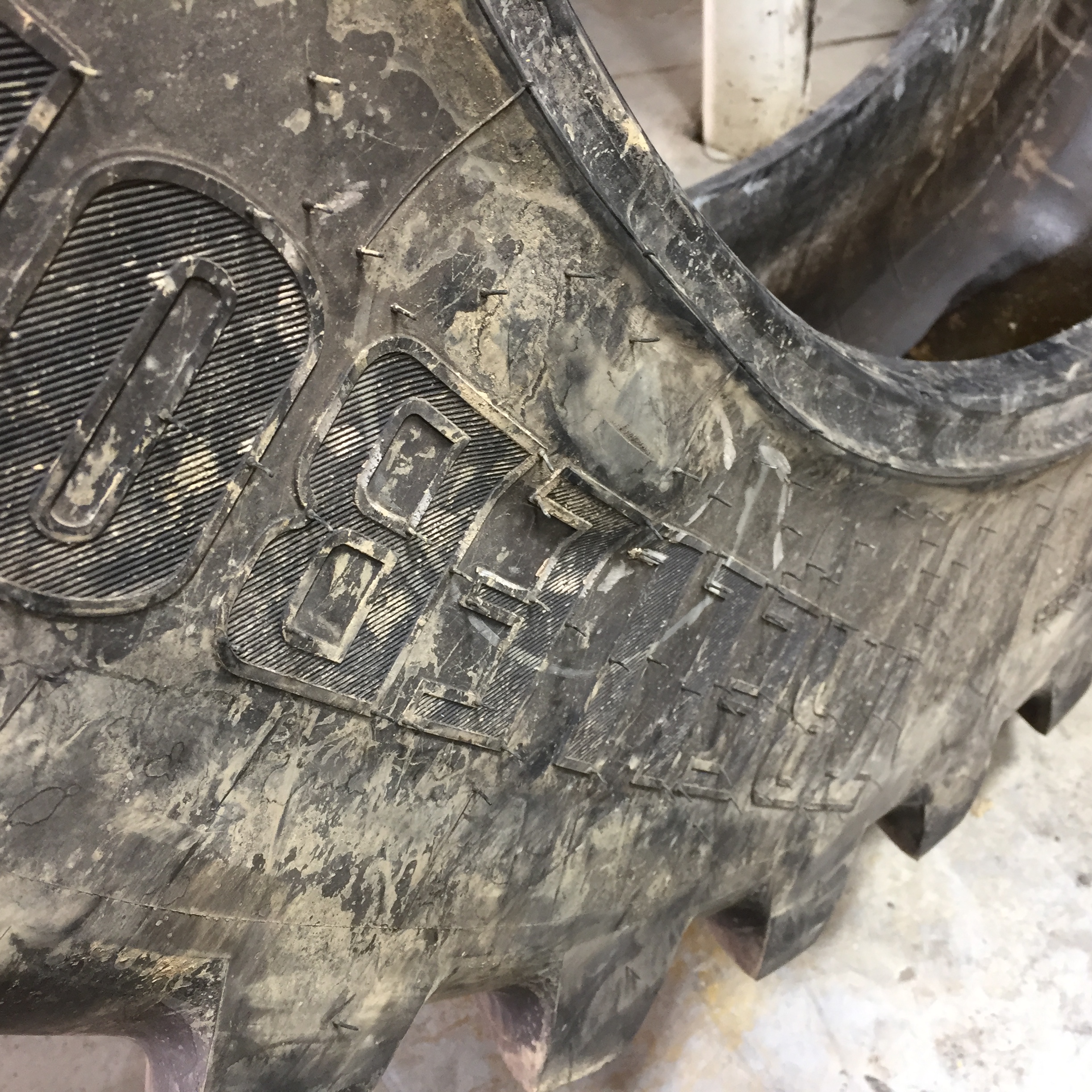 380/90R46 Trelleborg TM150 Row Crop Tire R-1 Tire 007932