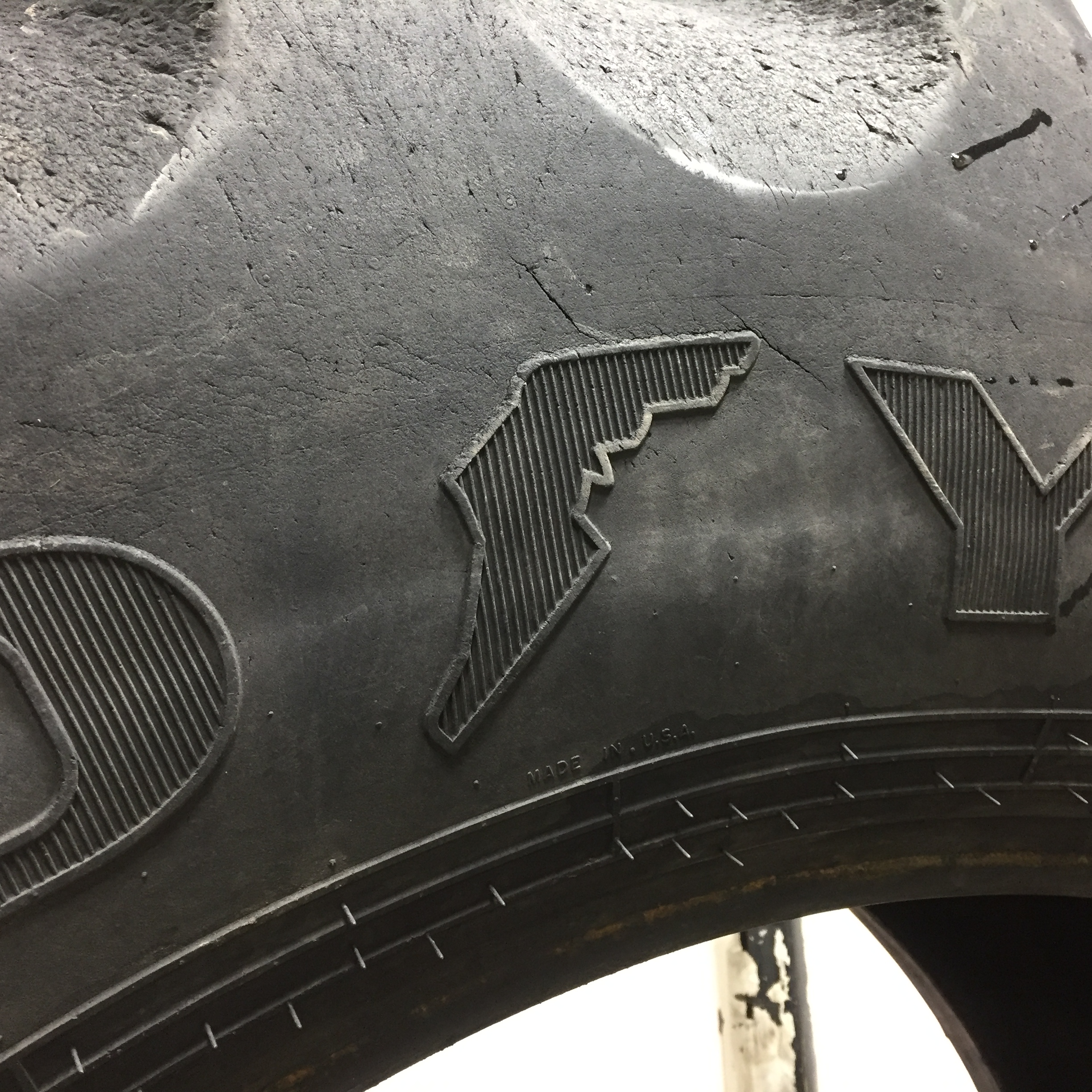 620/70R46 Goodyear Farm DT820 Super Traction R-1W Tire T007948