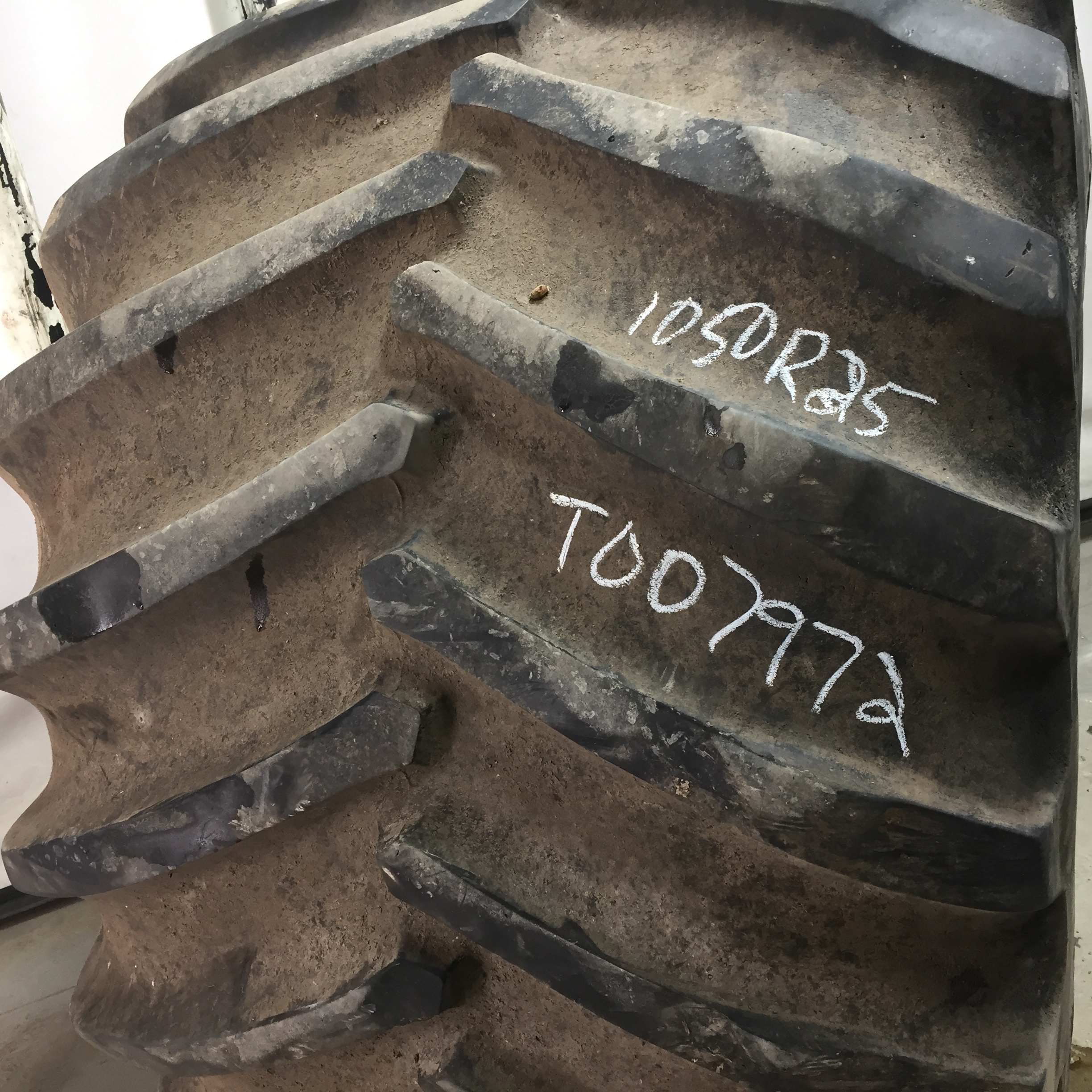 1050/50R25 Firestone Flotation 23 DT HF-3 Tire T007972