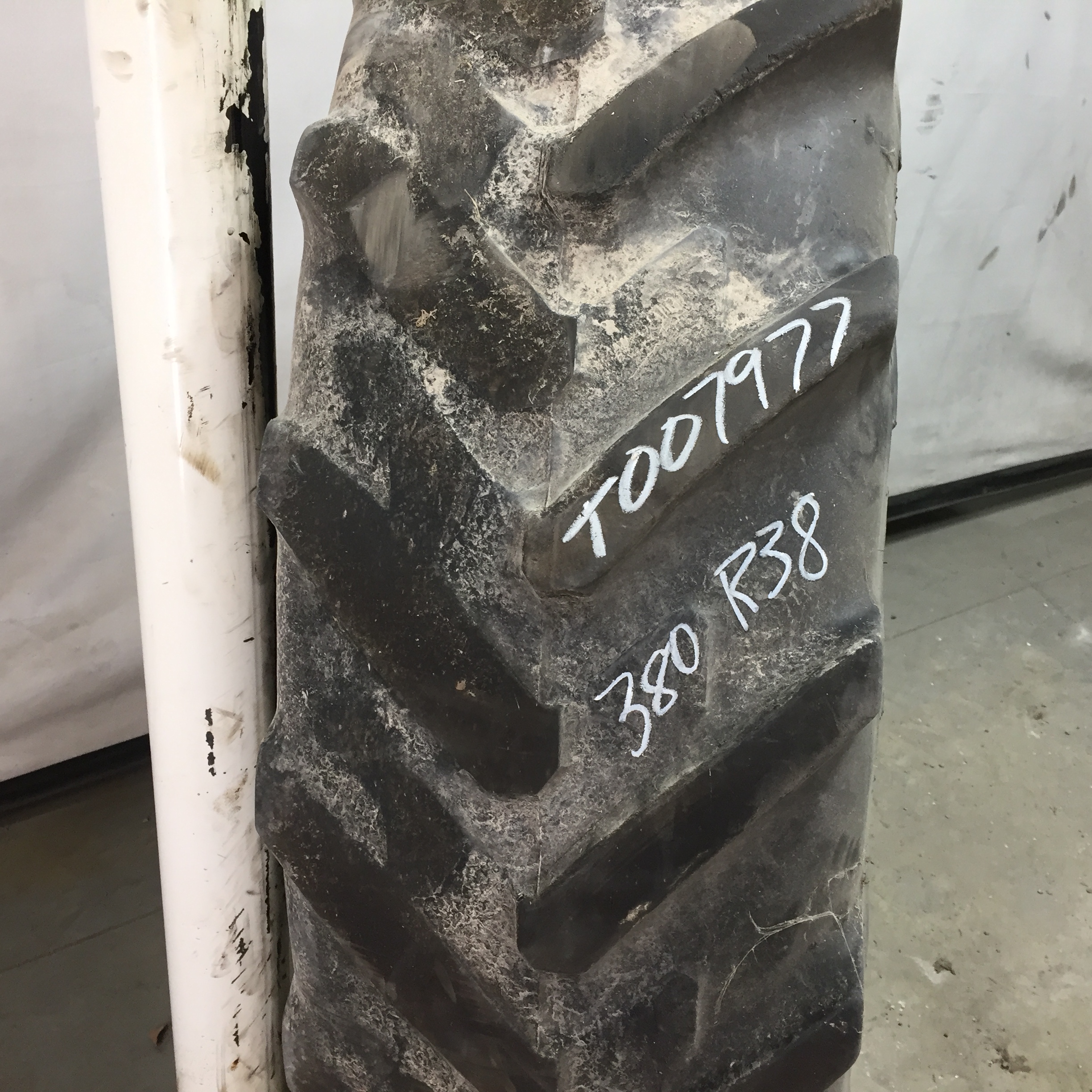 380/80R38 Michelin AgriBib R-1W Waffle Wheel (Groups of 3 bolts) Tire-Wheel Assembly T007977