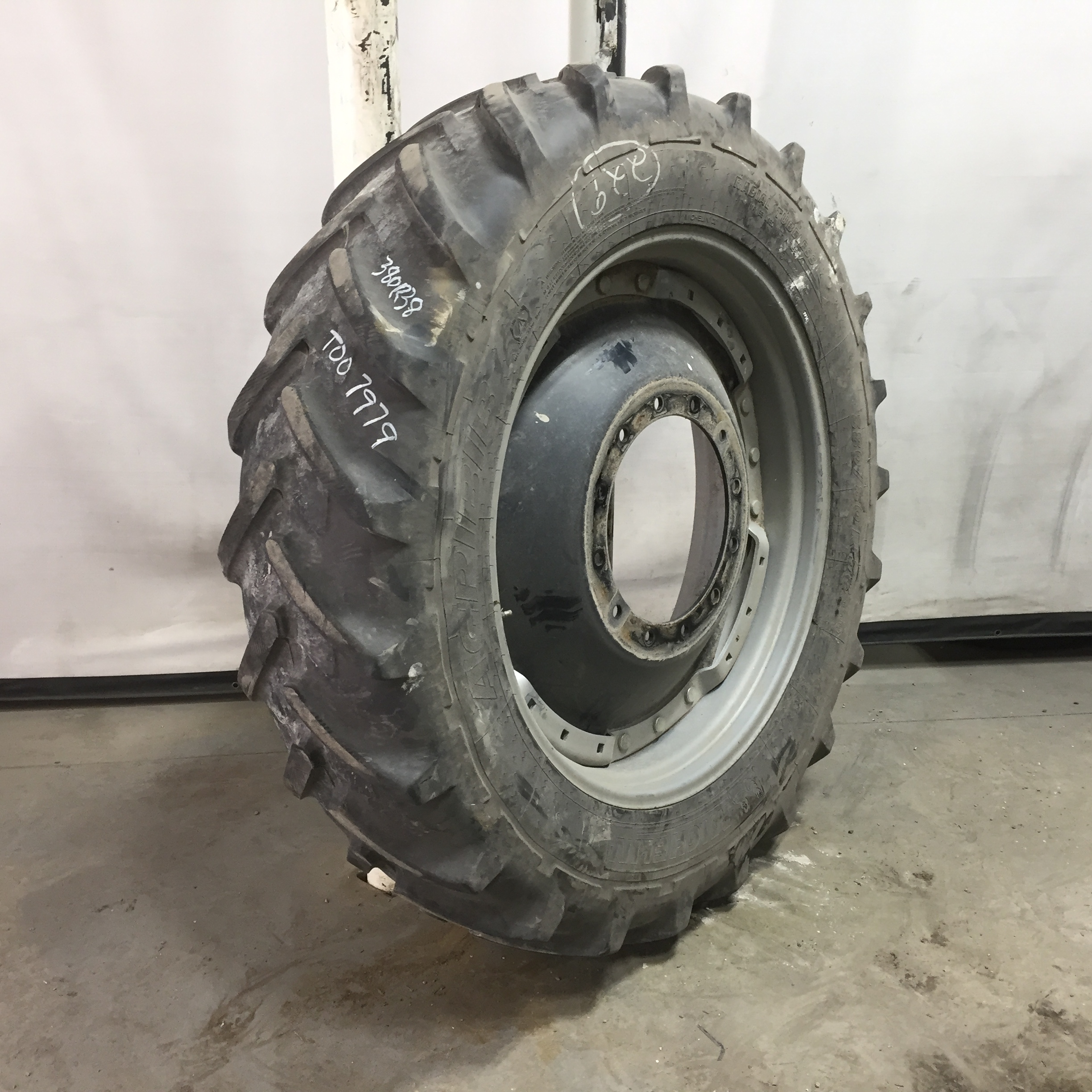 380/80R38 Michelin AgriBib R-1W Tire RT007979