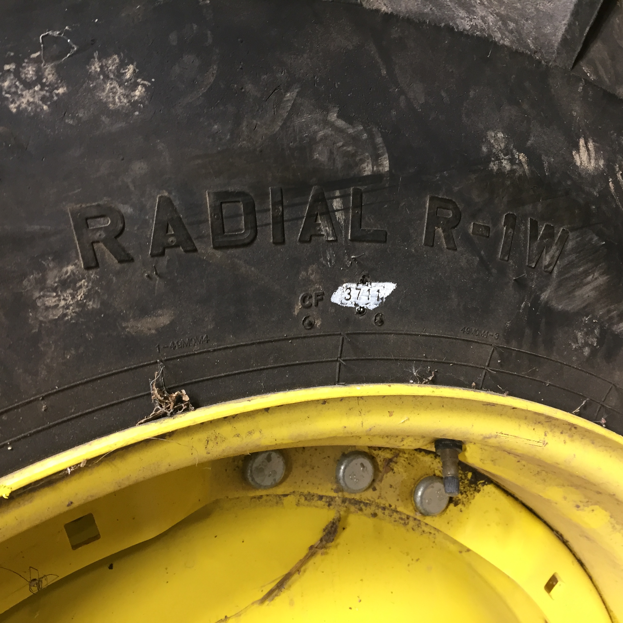 420/85R34 Titan Farm AG49M Radial R-1W Tire RT007983