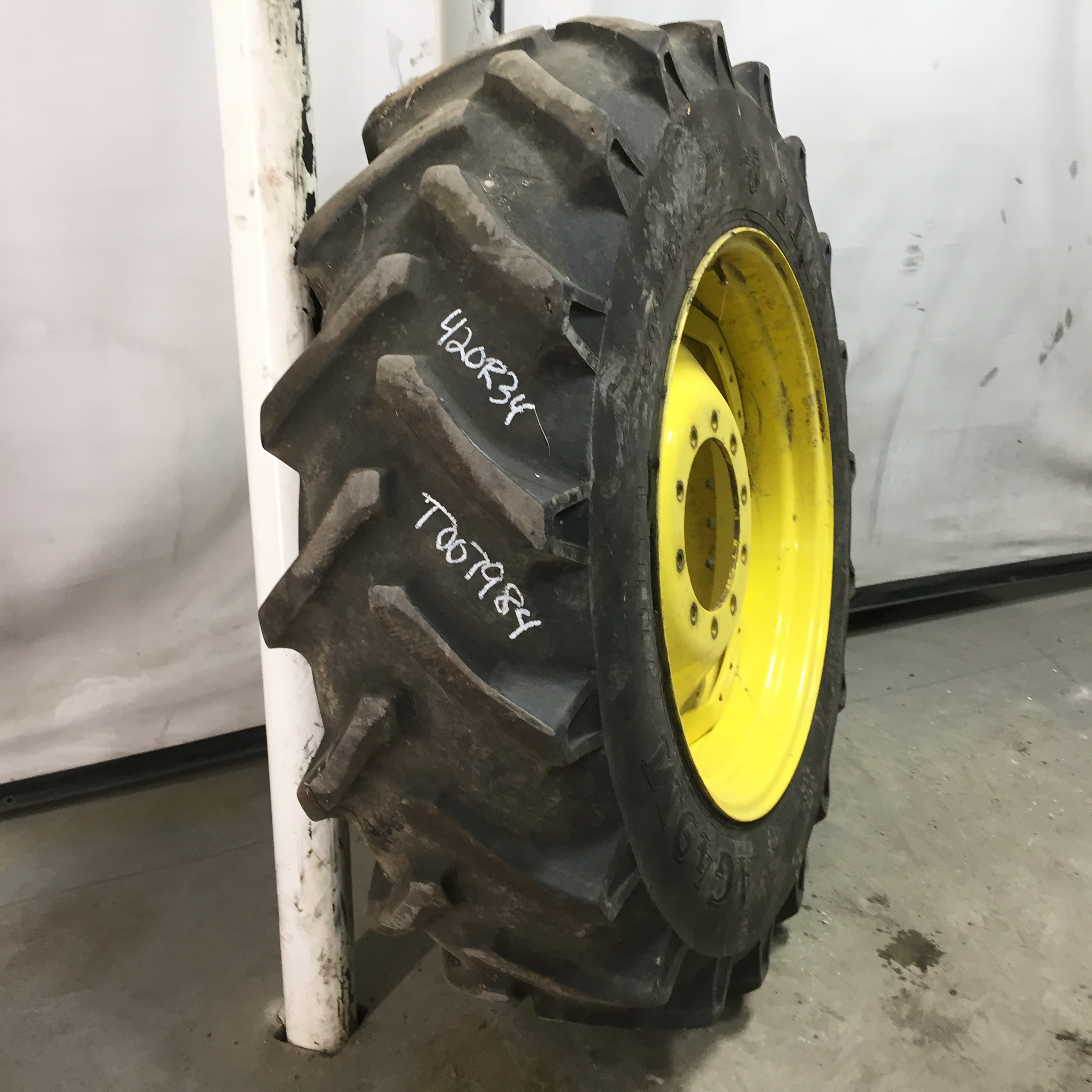 420/85R34 Titan Farm AG49M Radial R-1W Tire RT007984