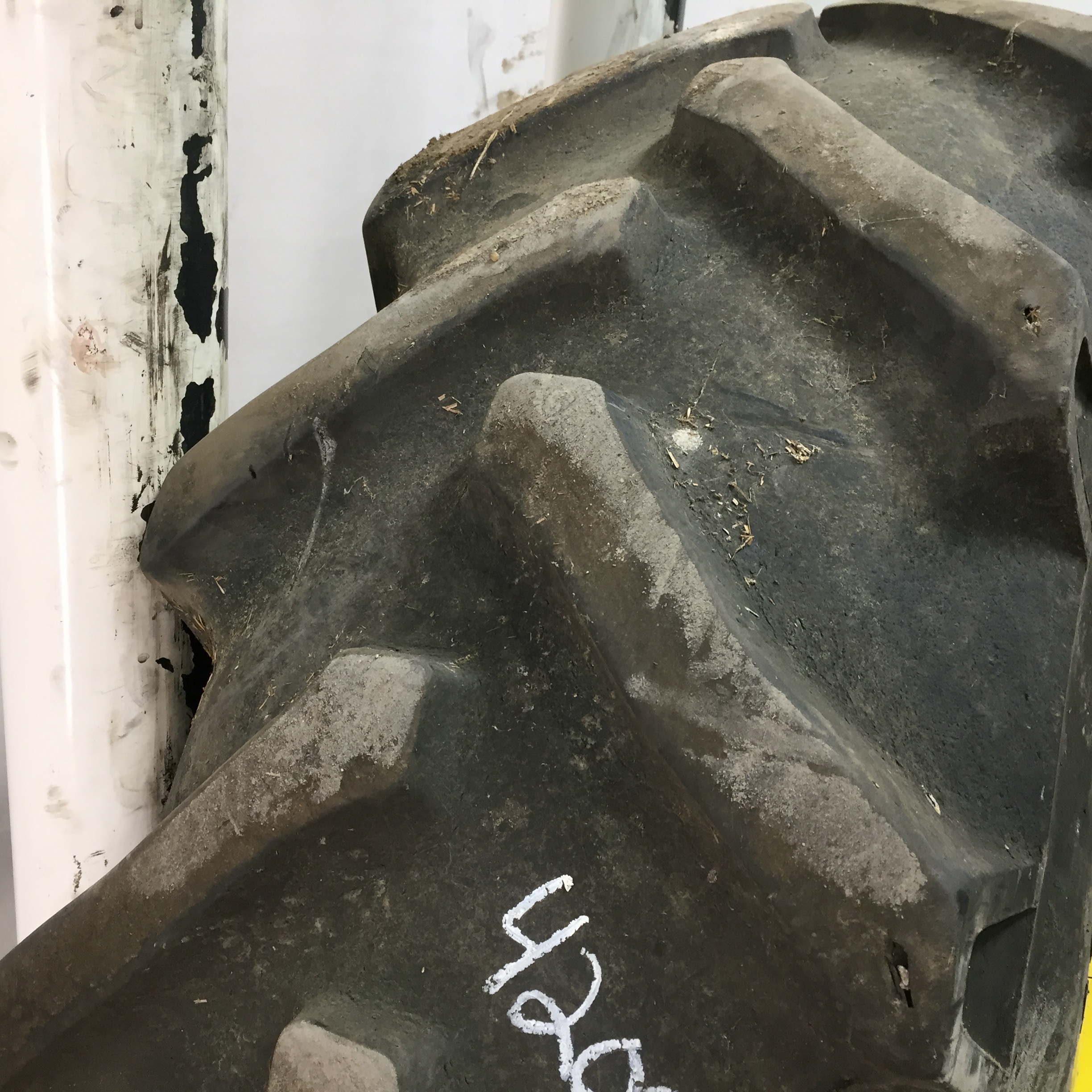 420/85R34 Titan Farm AG49M Radial R-1W Tire RT007984