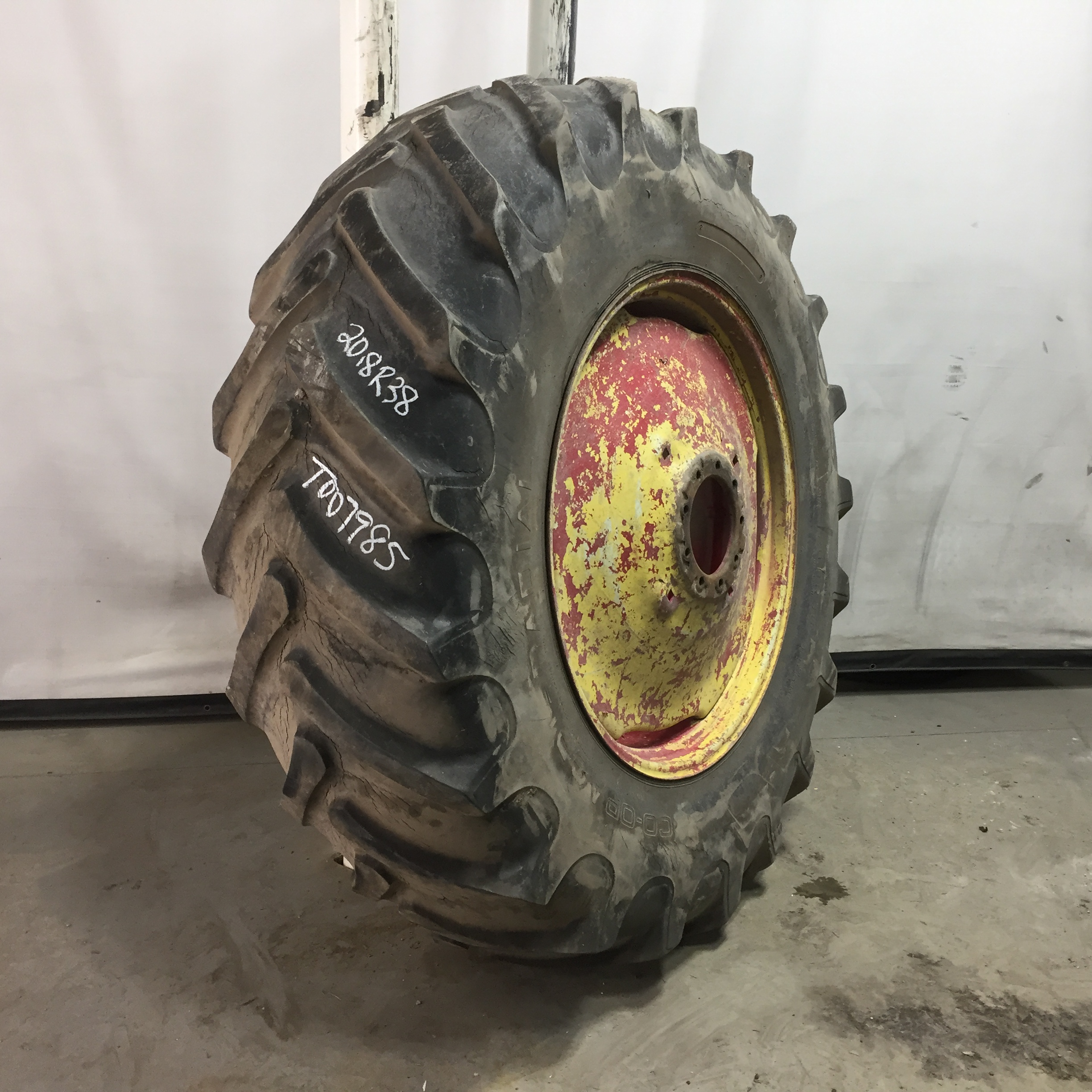 20.8/R38 Coop Argi Radial R-1 Tire-Wheel Assembly T007985