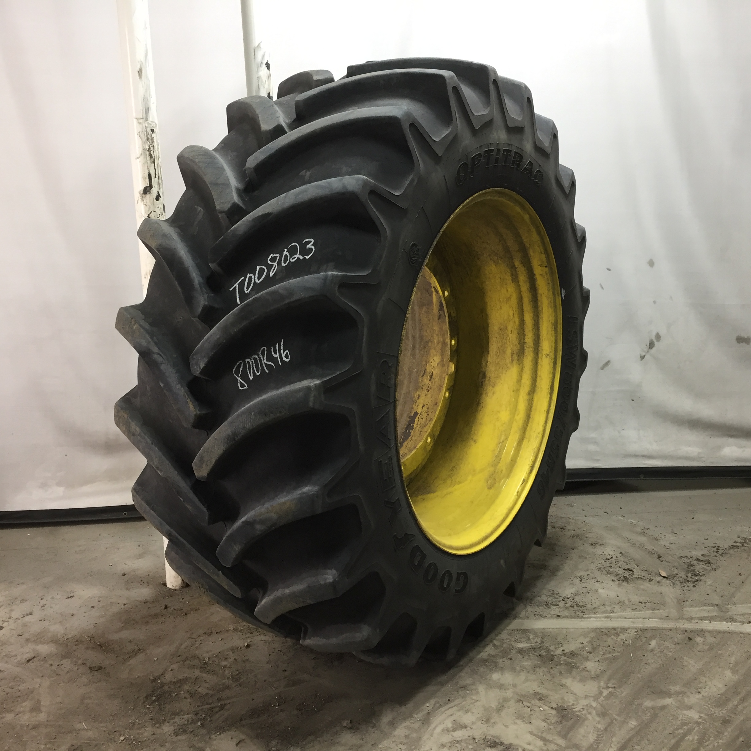 800/55R46 Goodyear Farm DT830 Optitrac R-1W Tire-Wheel Assembly T008023