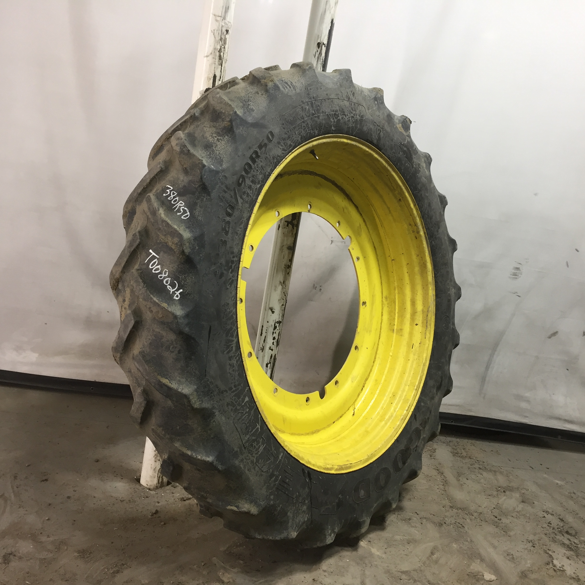 380/90R50 Goodyear Farm DT800 Optitrac R-1W Tire RT008026