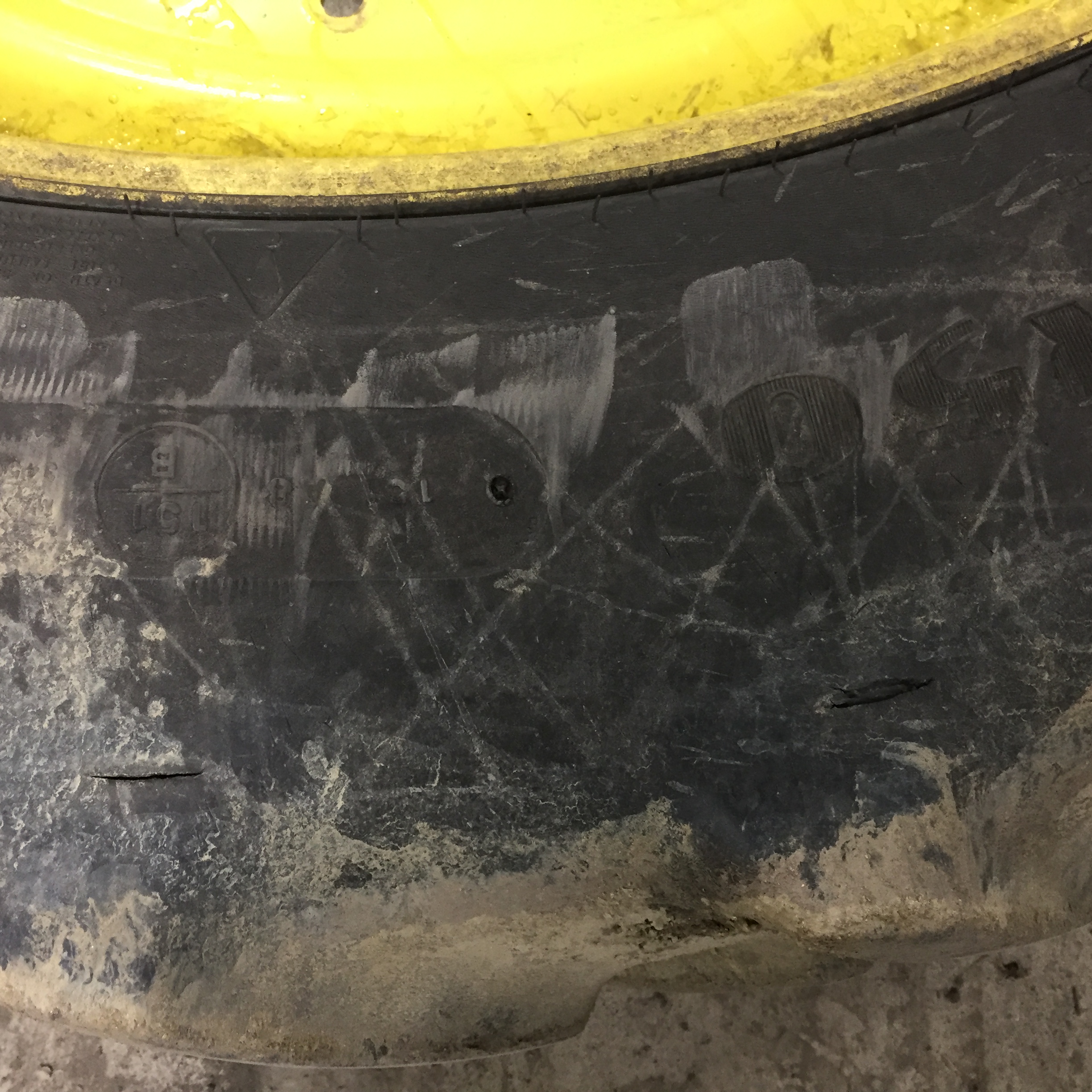 380/90R50 Goodyear Farm DT800 Optitrac R-1W Tire RT008026