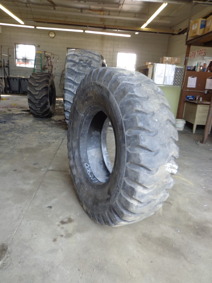 14.00/-25 American Farmer (STA) American Carrier E-3/L-3 Tire 006284-Z