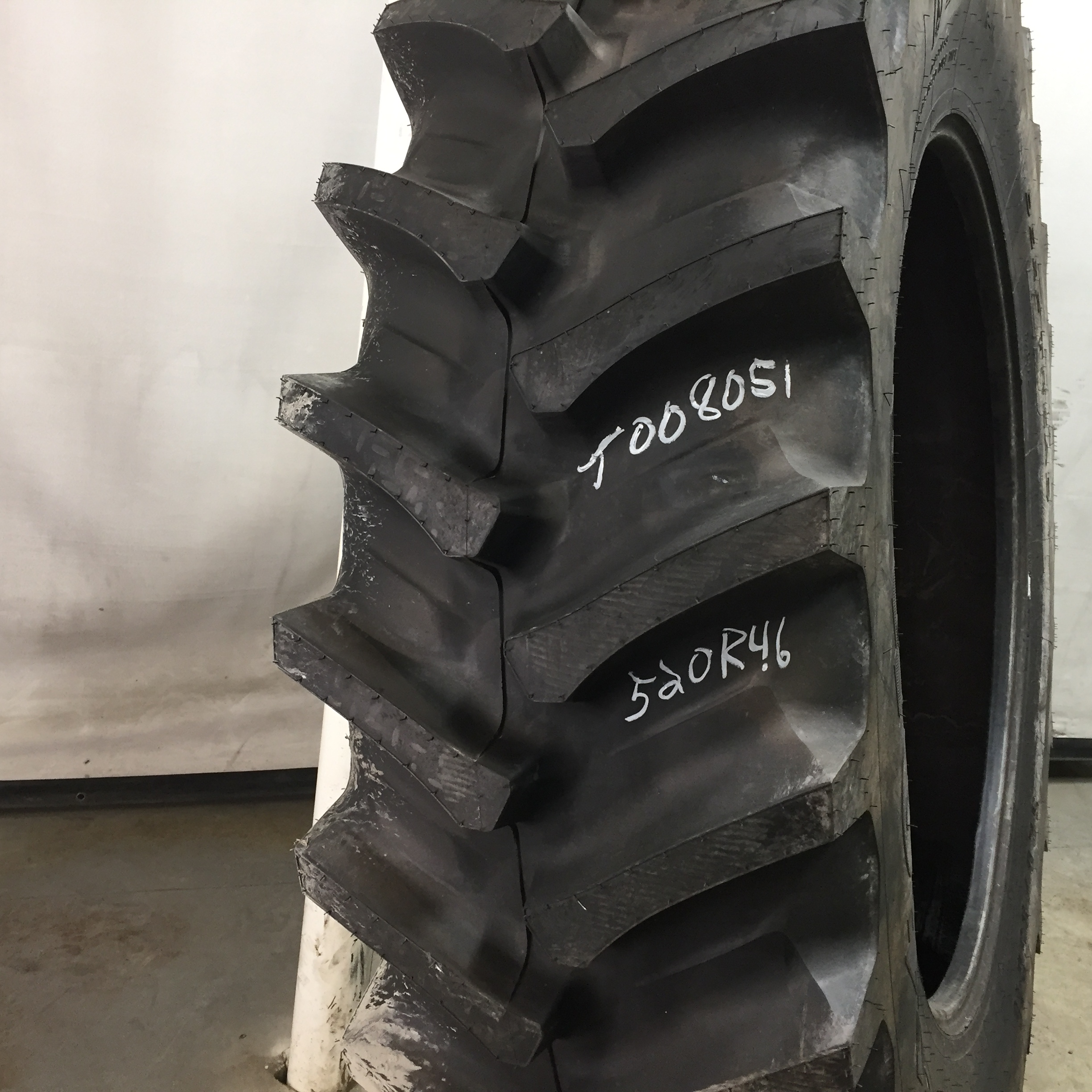 520/85R46 Firestone Radial Deep Tread 23 R-1W Tire T008051