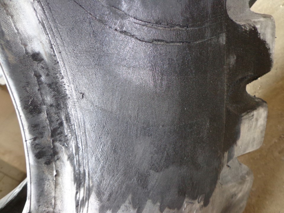 14.00/-25 American Farmer (STA) American Carrier E-3/L-3 Tire 006284-Z