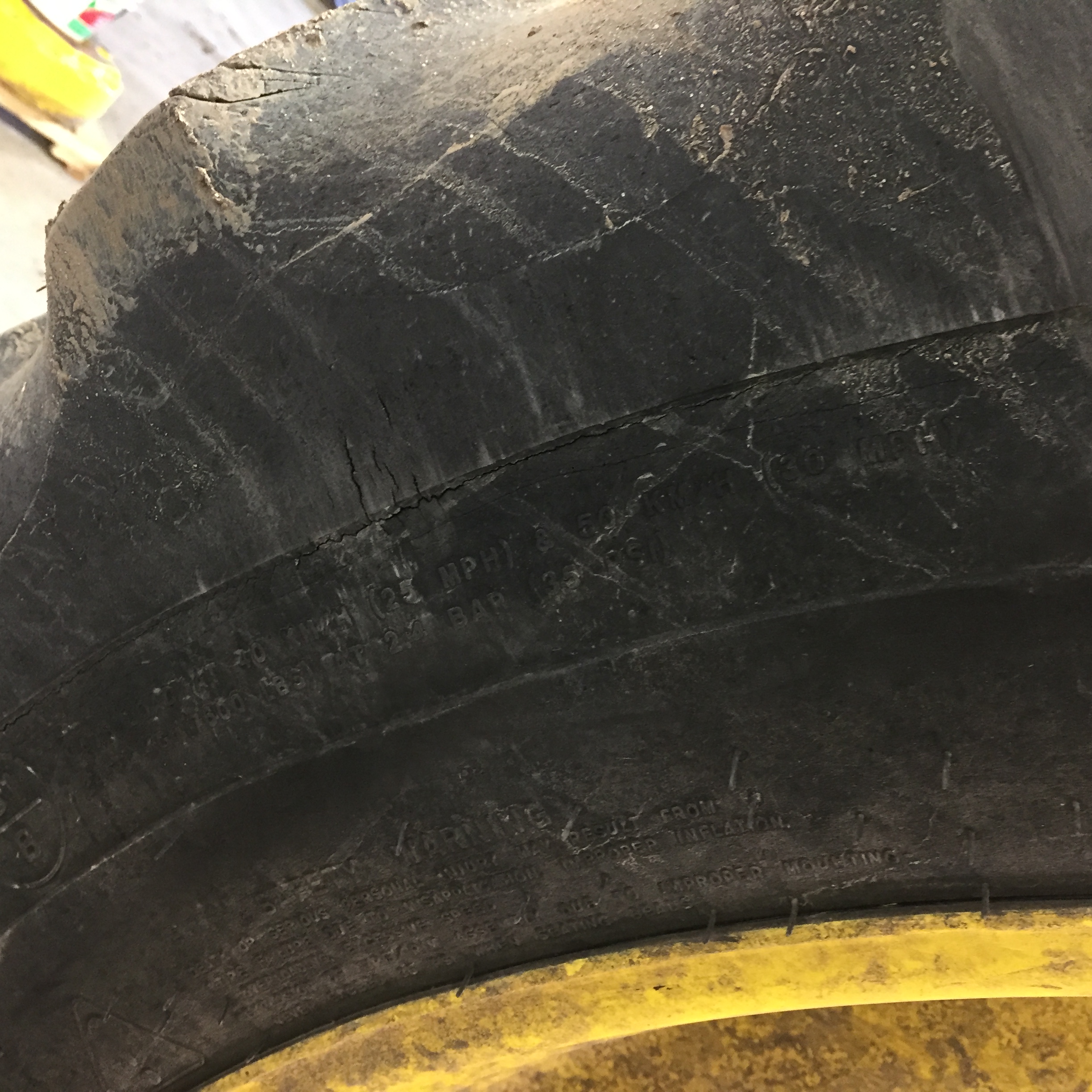 380/85R34 Goodyear Farm DT800 Super Traction R-1W Tire RT008063