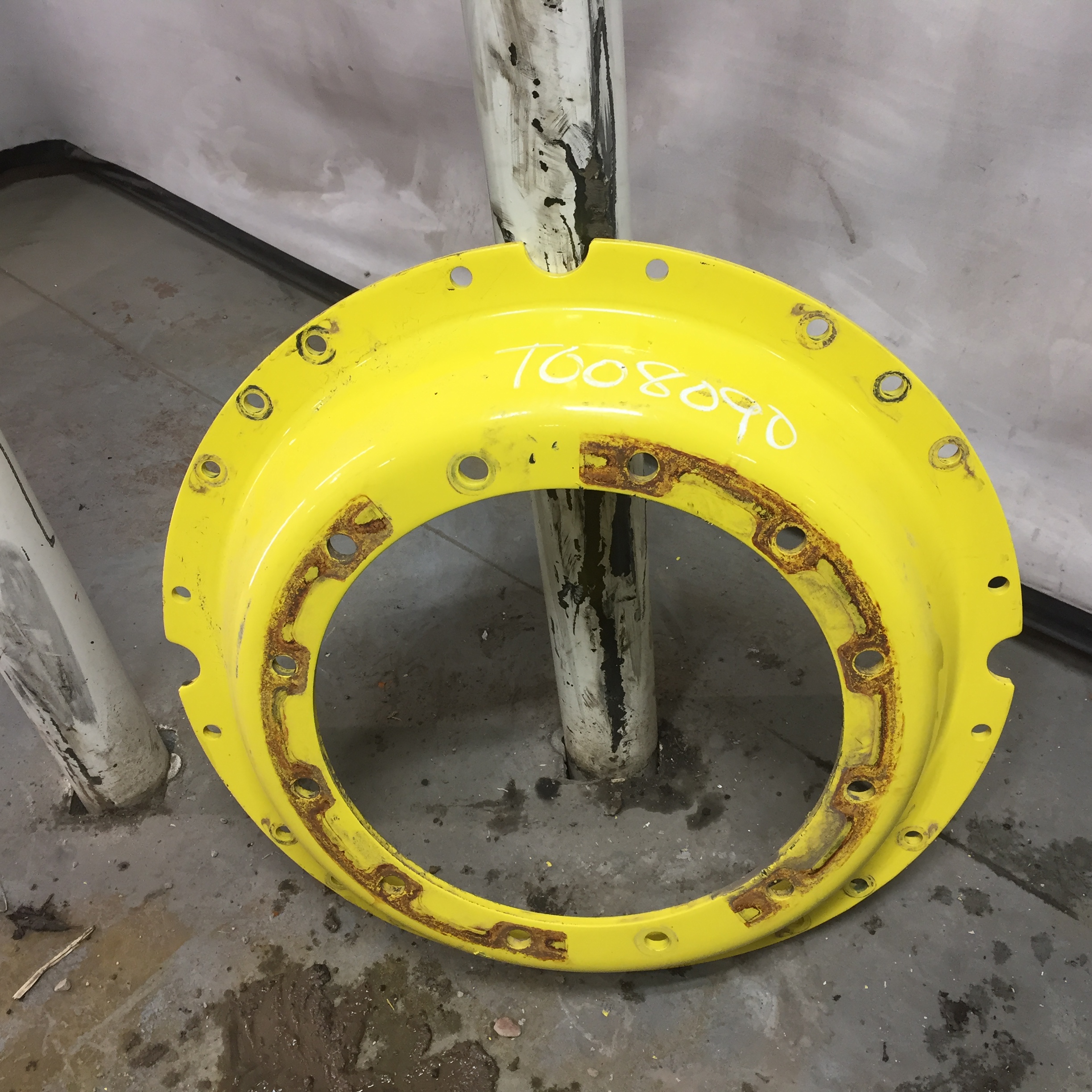 34'' Waffle Wheel (Groups of 3 bolts) Rim Center T008090