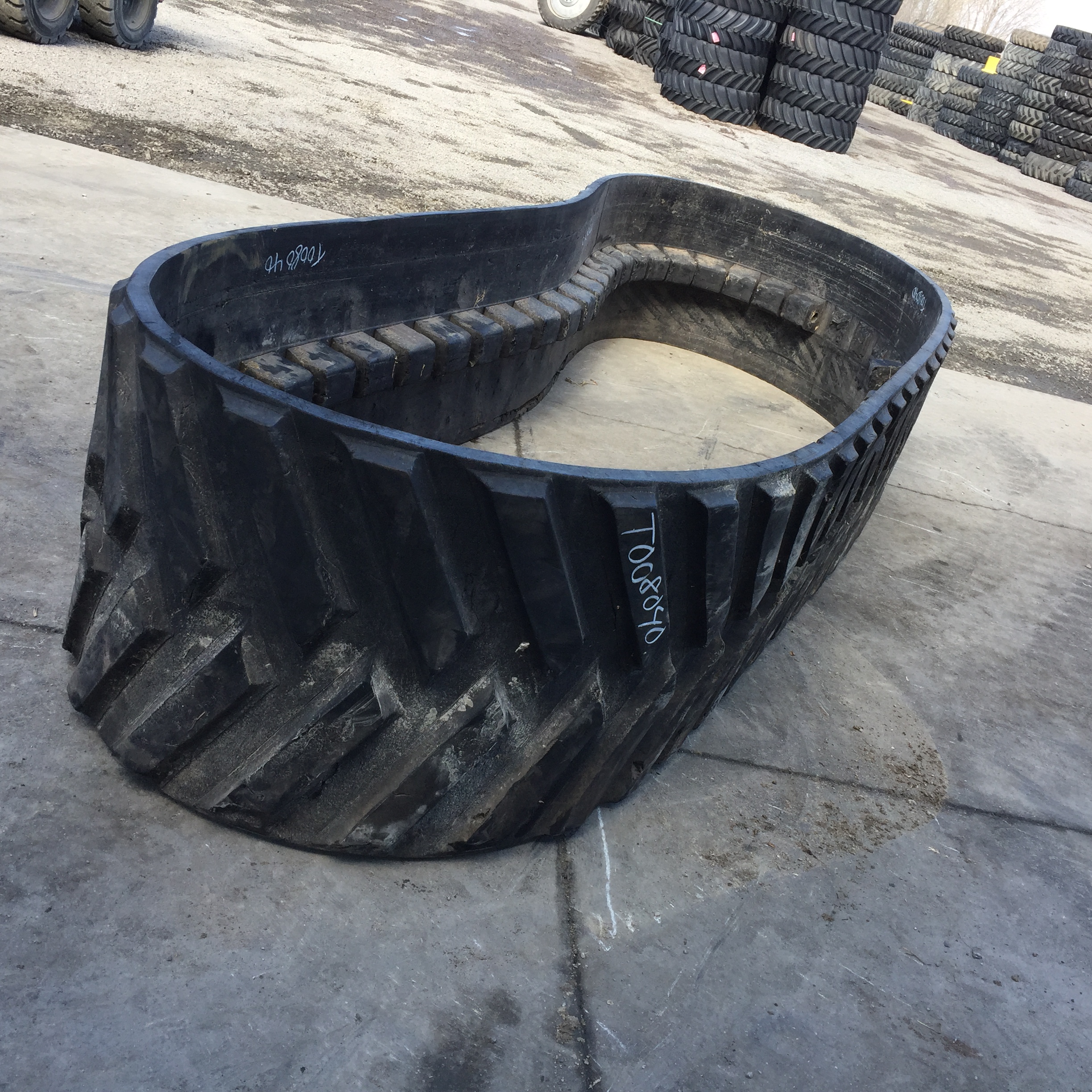 30'' Camoplast 5500 Track for AGCO Challenger MT800 T008038
