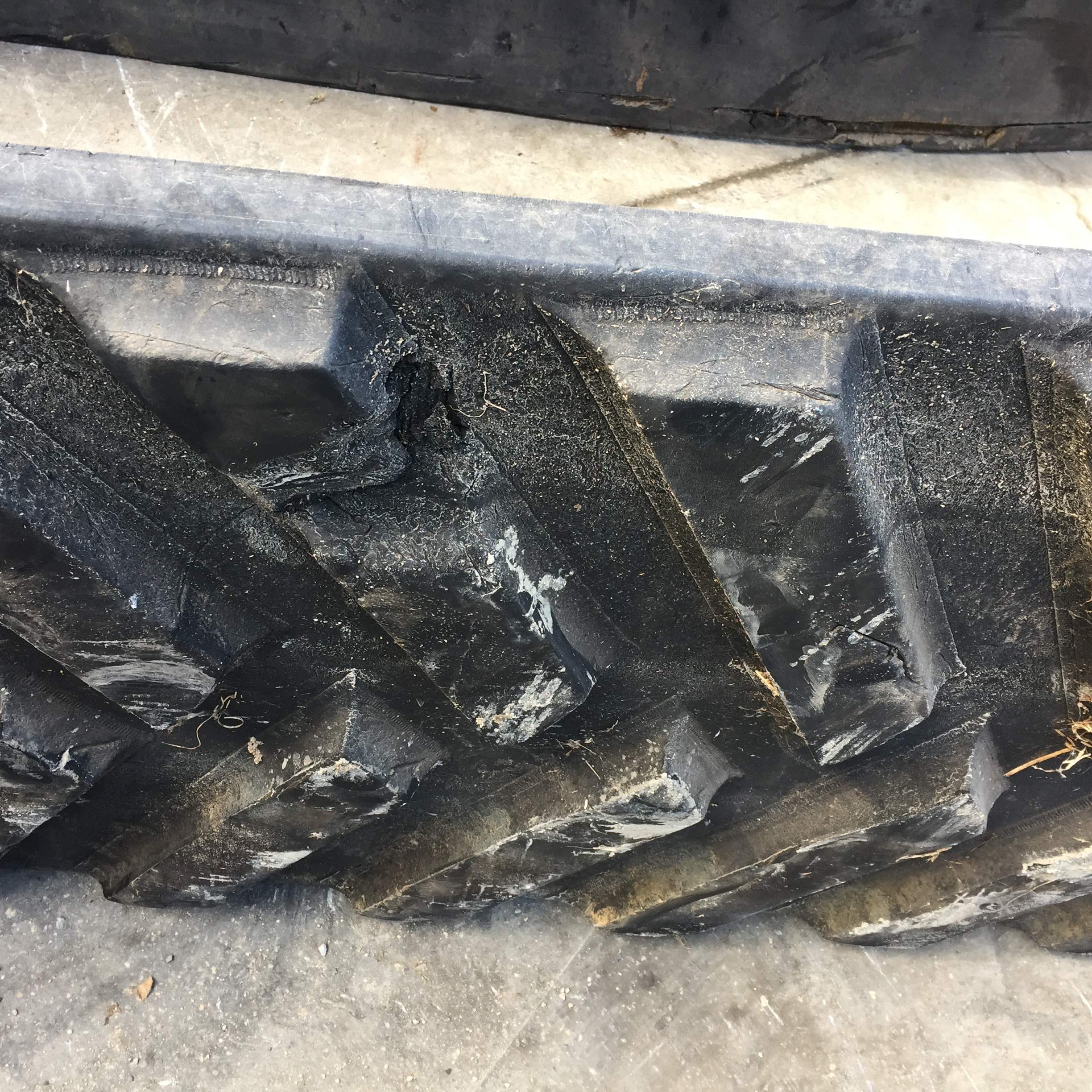 30'' Camoplast 5500 Track for AGCO Challenger MT800 T008038