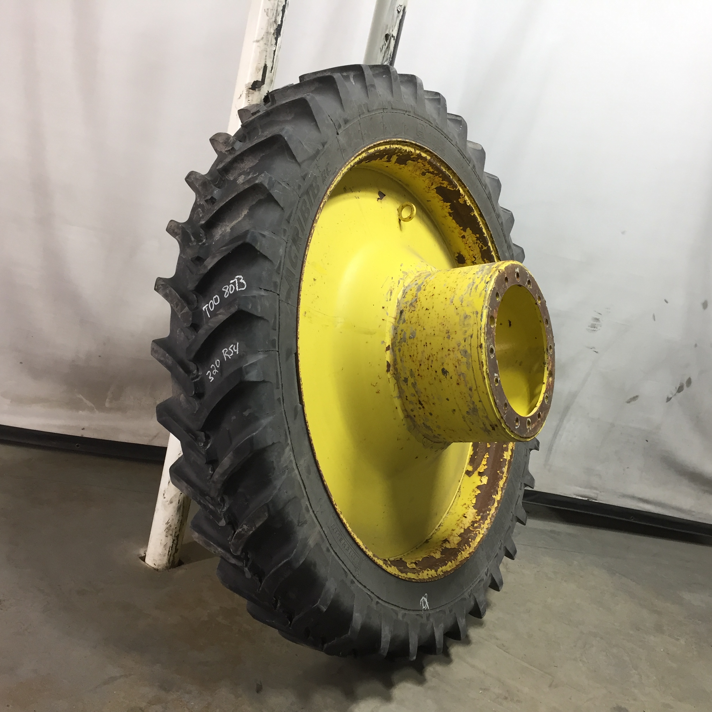 320/90R54 Michelin AgriBib Row Crop R-1W Tire RT008073