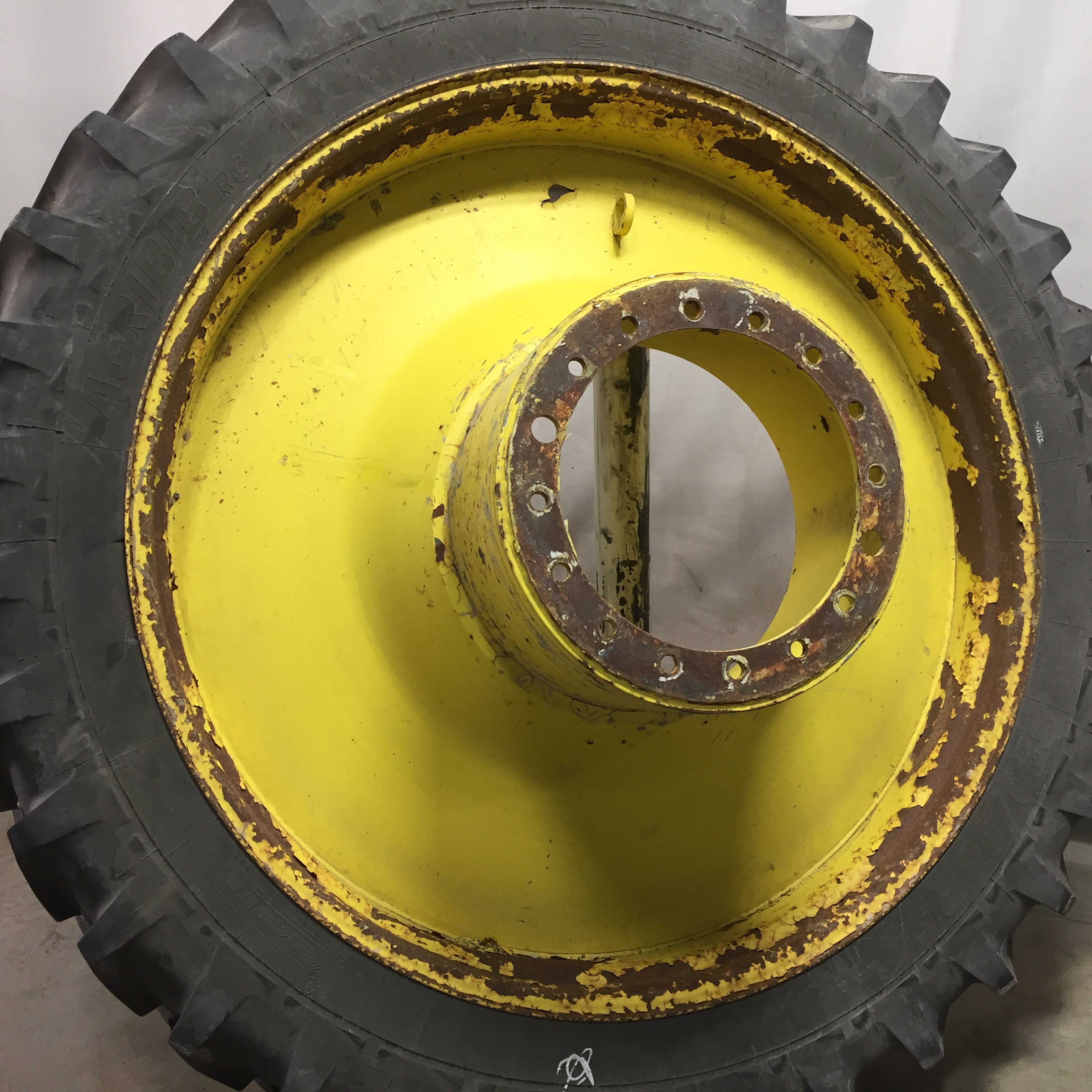 320/90R54 Michelin AgriBib Row Crop R-1W Tire-Wheel Assembly T008073