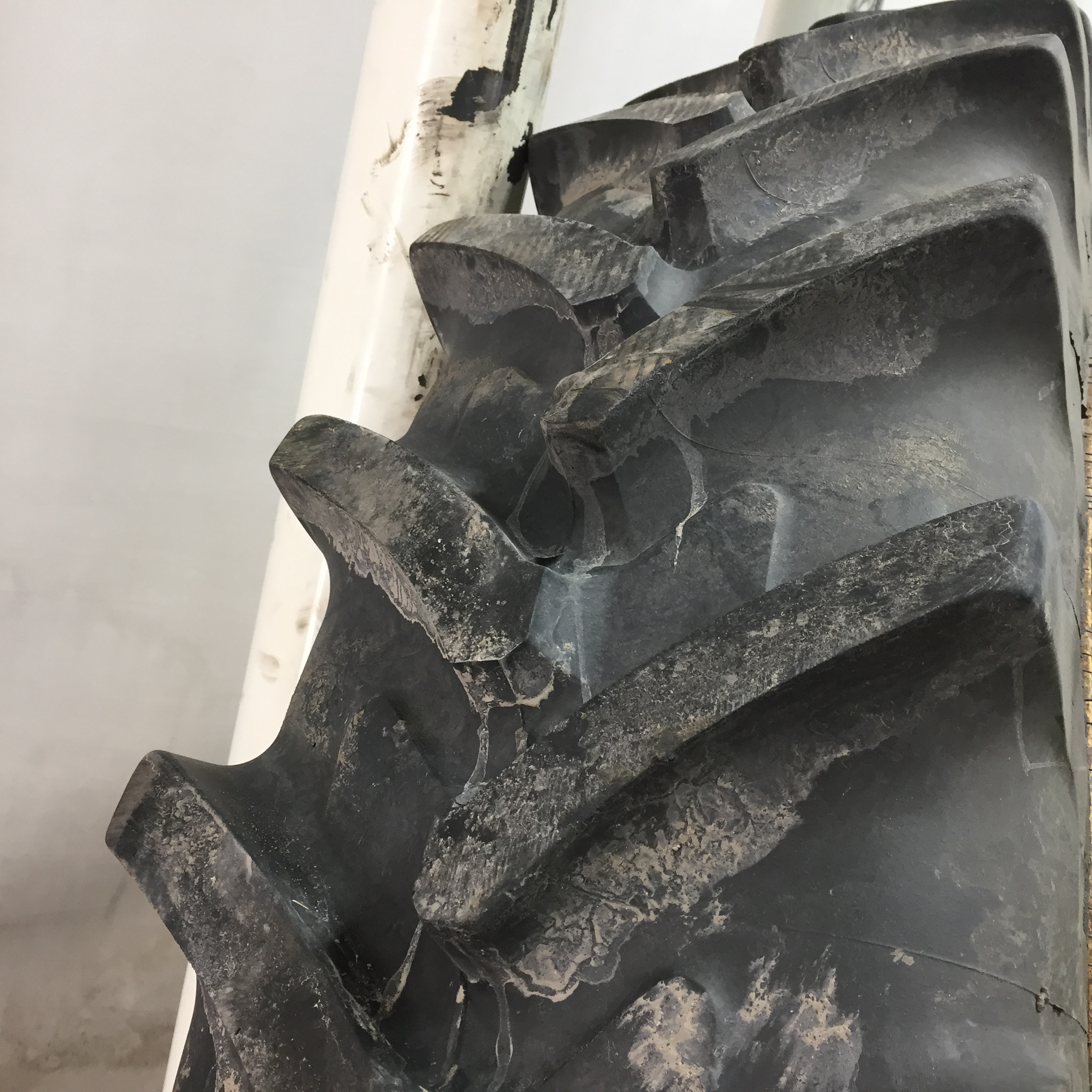 320/90R54 Michelin AgriBib Row Crop R-1W Tire-Wheel Assembly T008073