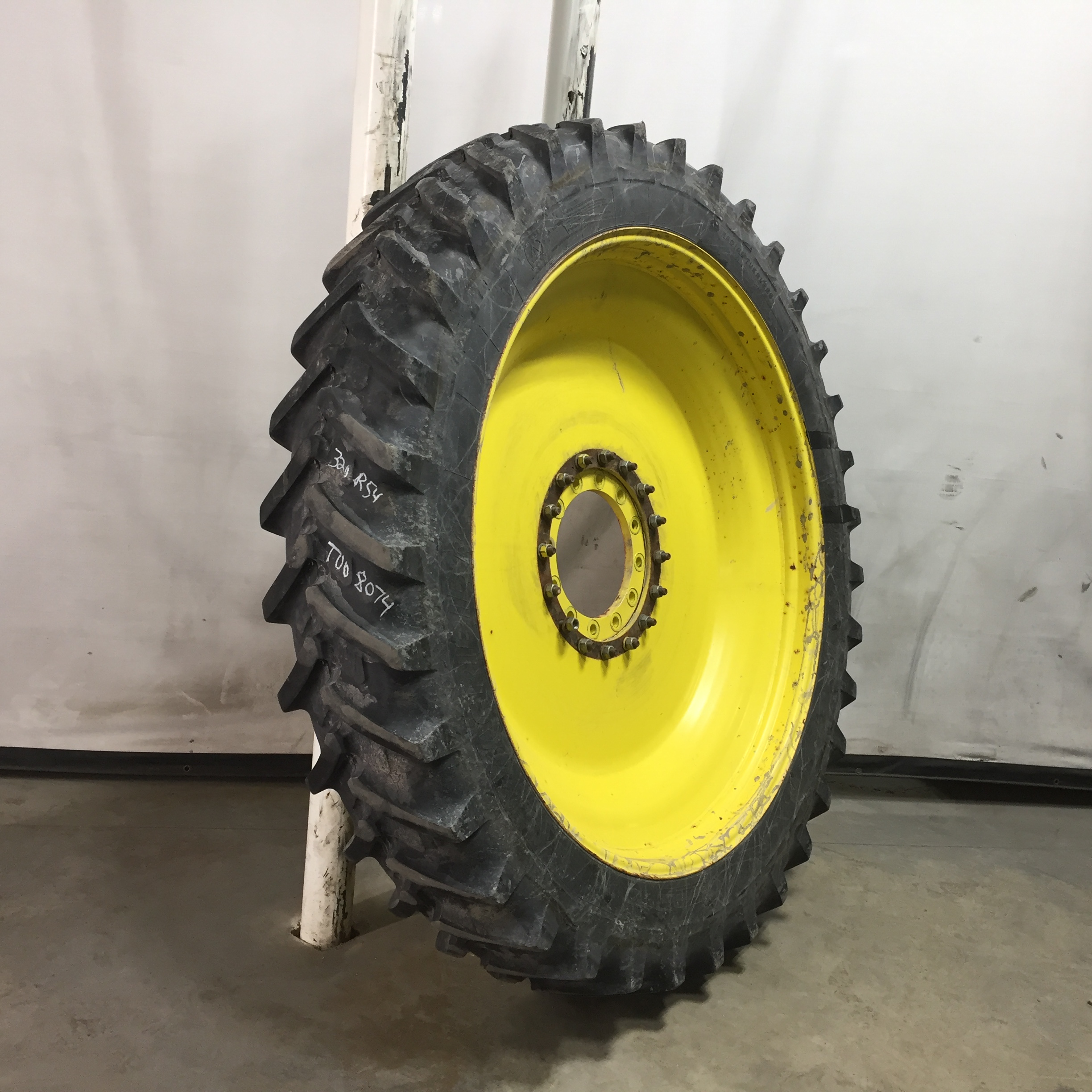 320/90R54 Michelin AgriBib Row Crop R-1W Tire-Wheel Assembly T008074