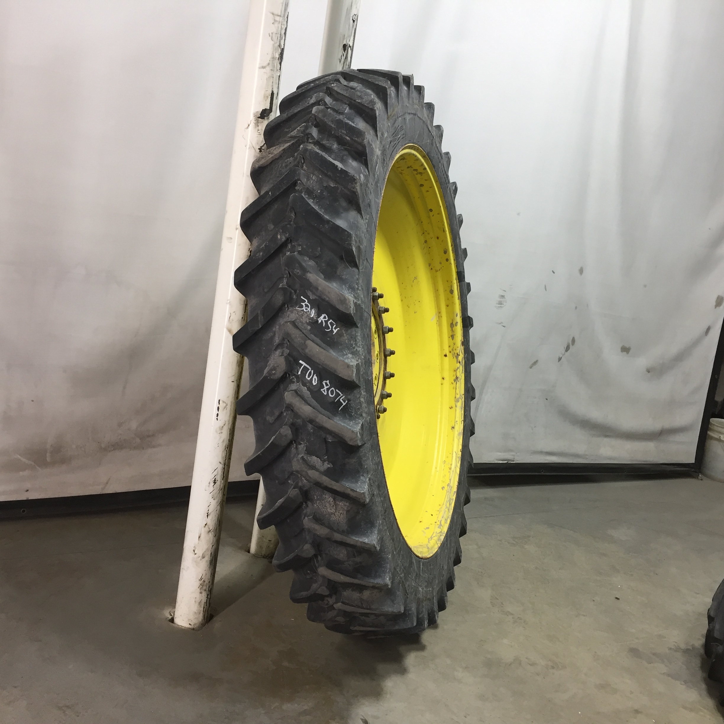 320/90R54 Michelin AgriBib Row Crop R-1W Tire-Wheel Assembly T008074