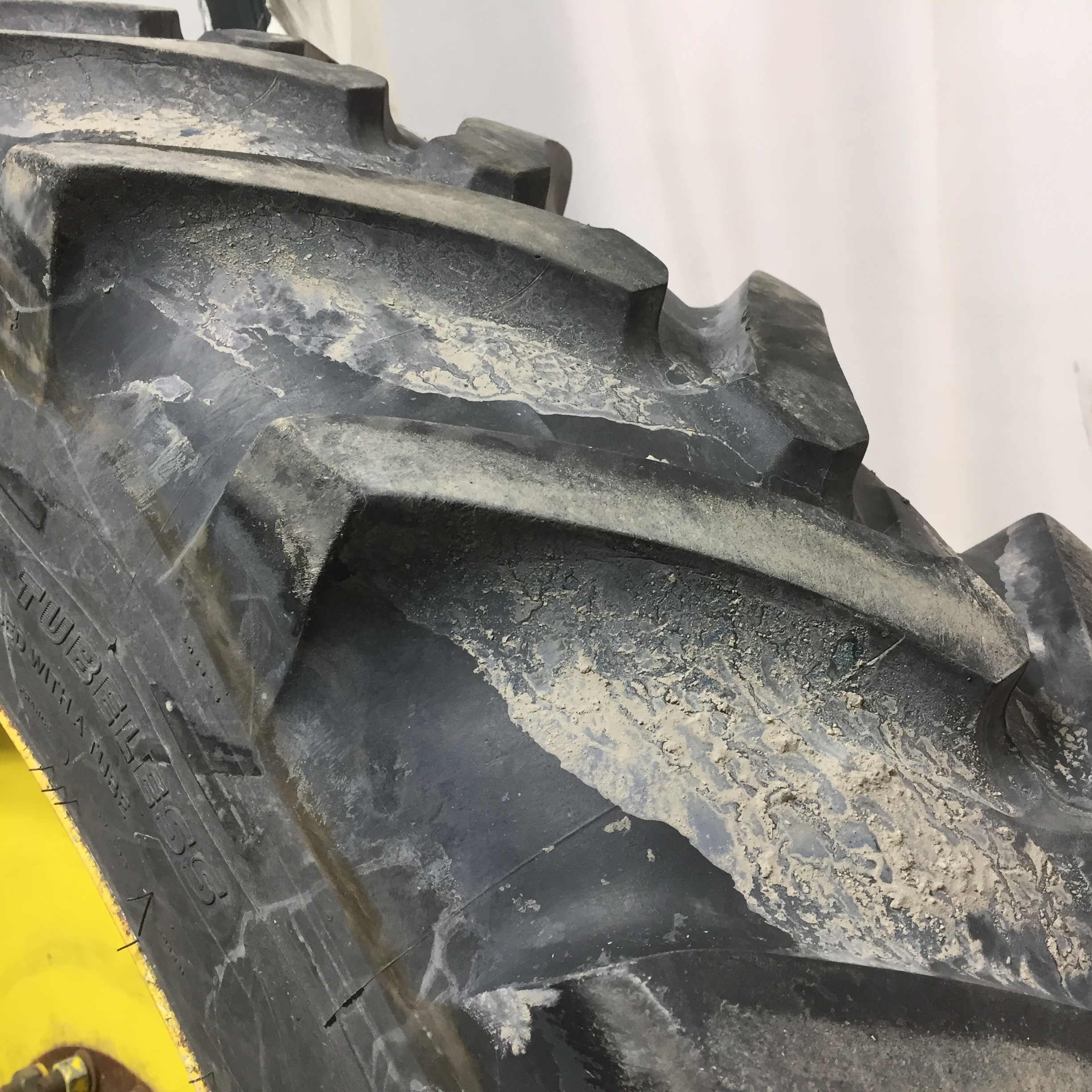 320/90R54 Michelin AgriBib Row Crop R-1W Tire-Wheel Assembly T008074