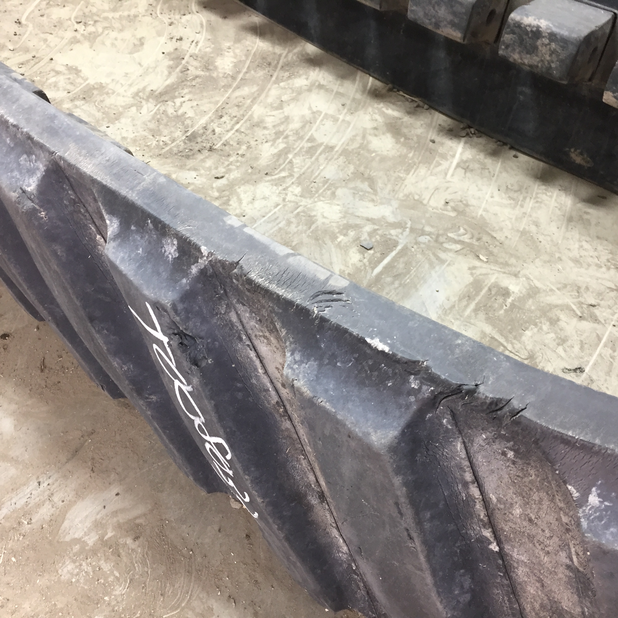 16'' Camoplast 5500 High Roading - Diagonal RH Track for John Deere 8RT T008033