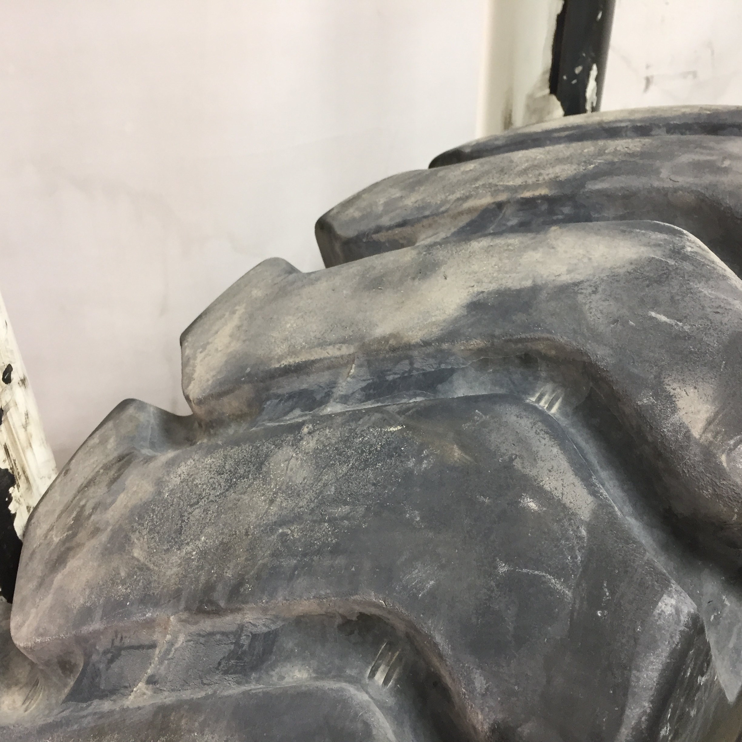 14.00/-25 Yokohama Y67 E-3/G-3 Tire 007948