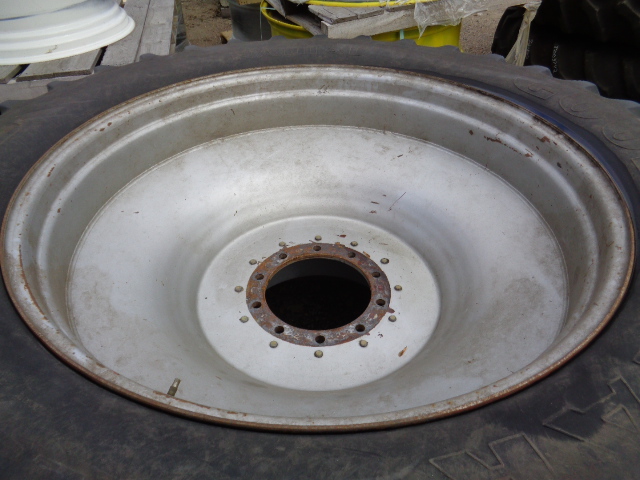 46''D x 16''W Straddle Dual Wheel WT003739